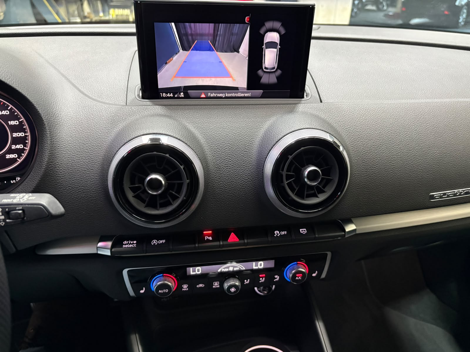 AUDI A3 Sportback 40 TFSI Sport quattro S-tronic-image-25