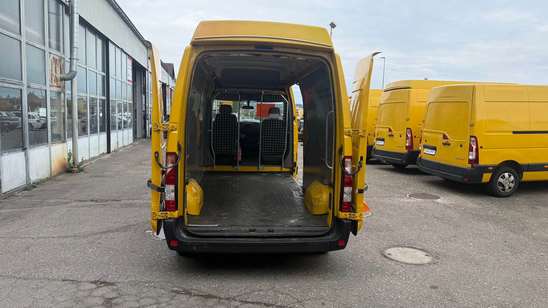 RENAULT Master T35 2.3dCi 135 L3H3-image-9