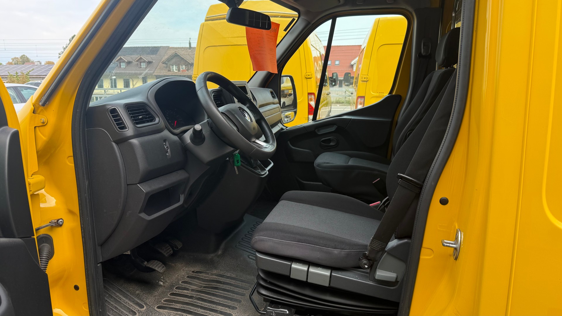RENAULT Master T35 2.3dCi 135 L3H3-image-8