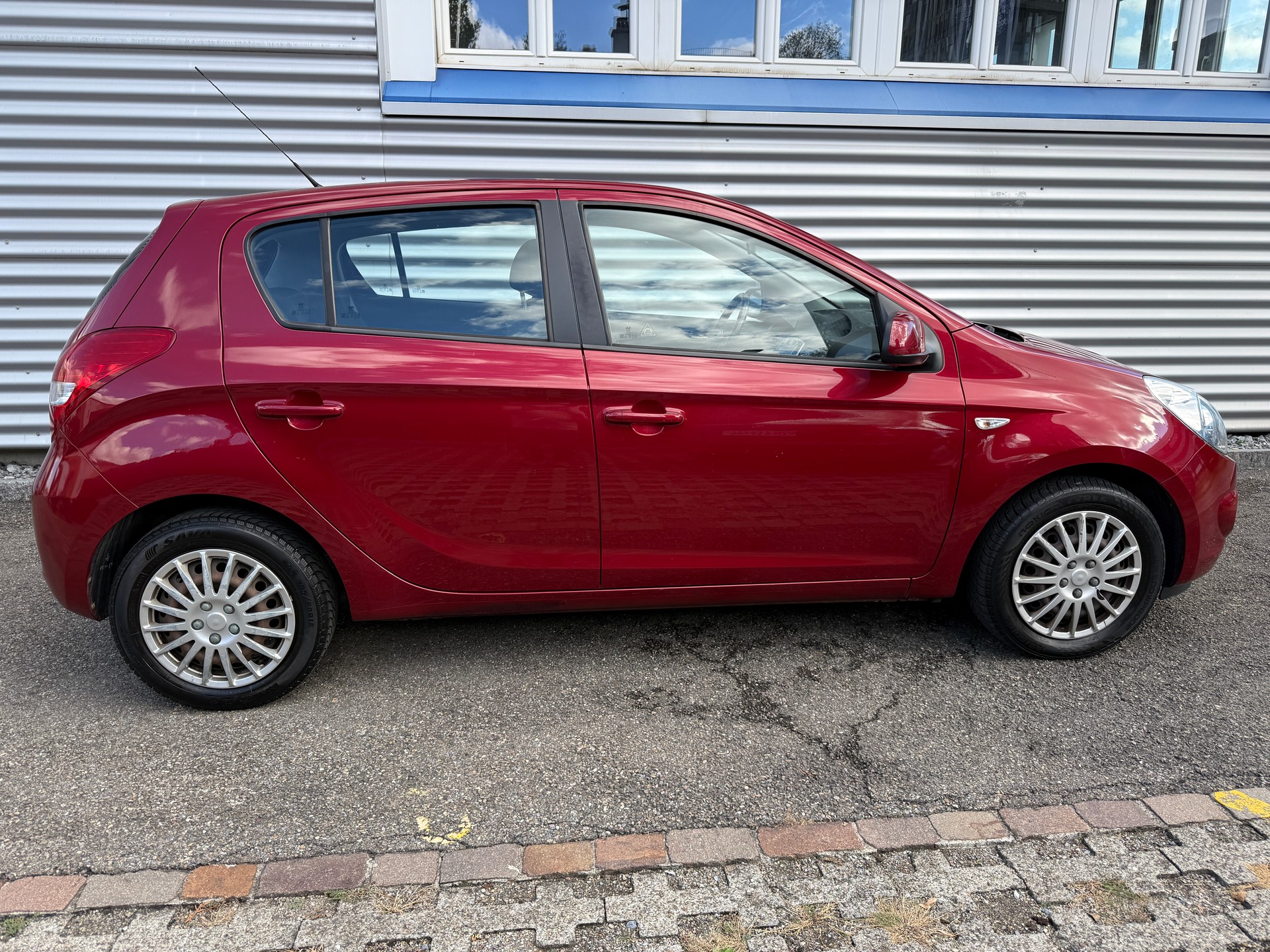 HYUNDAI i20 1.4 Style Automatic-image-13