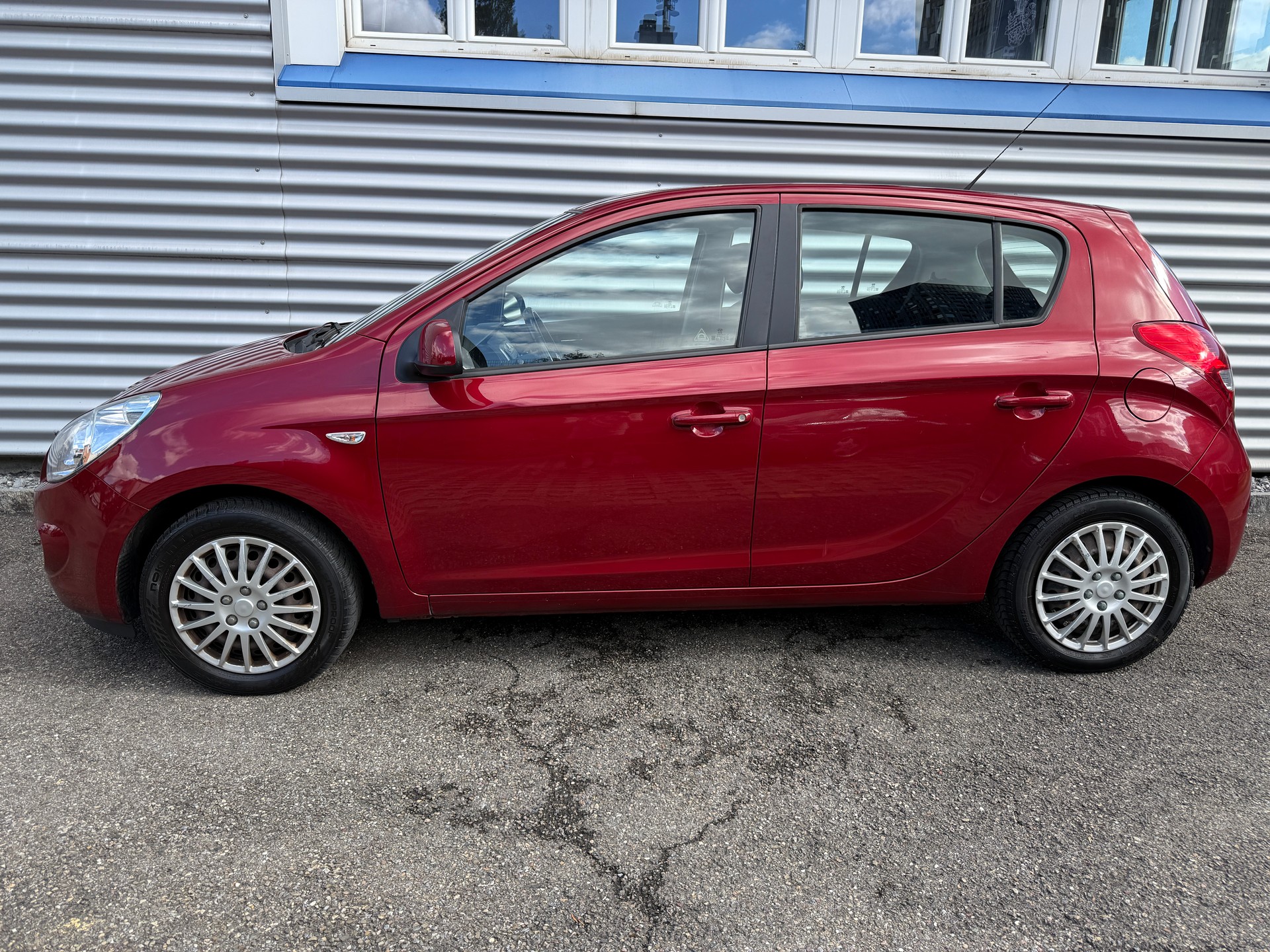 HYUNDAI i20 1.4 Style Automatic-image-2