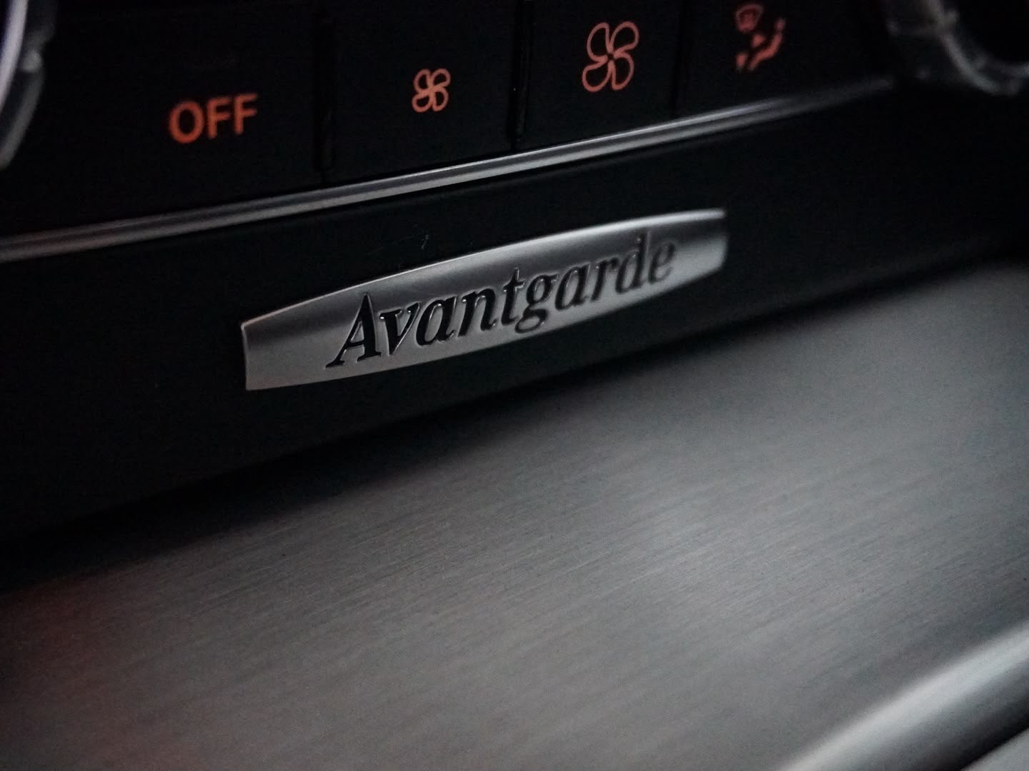 MERCEDES-BENZ C 180 Avantgarde 7G-Tronic-image-8
