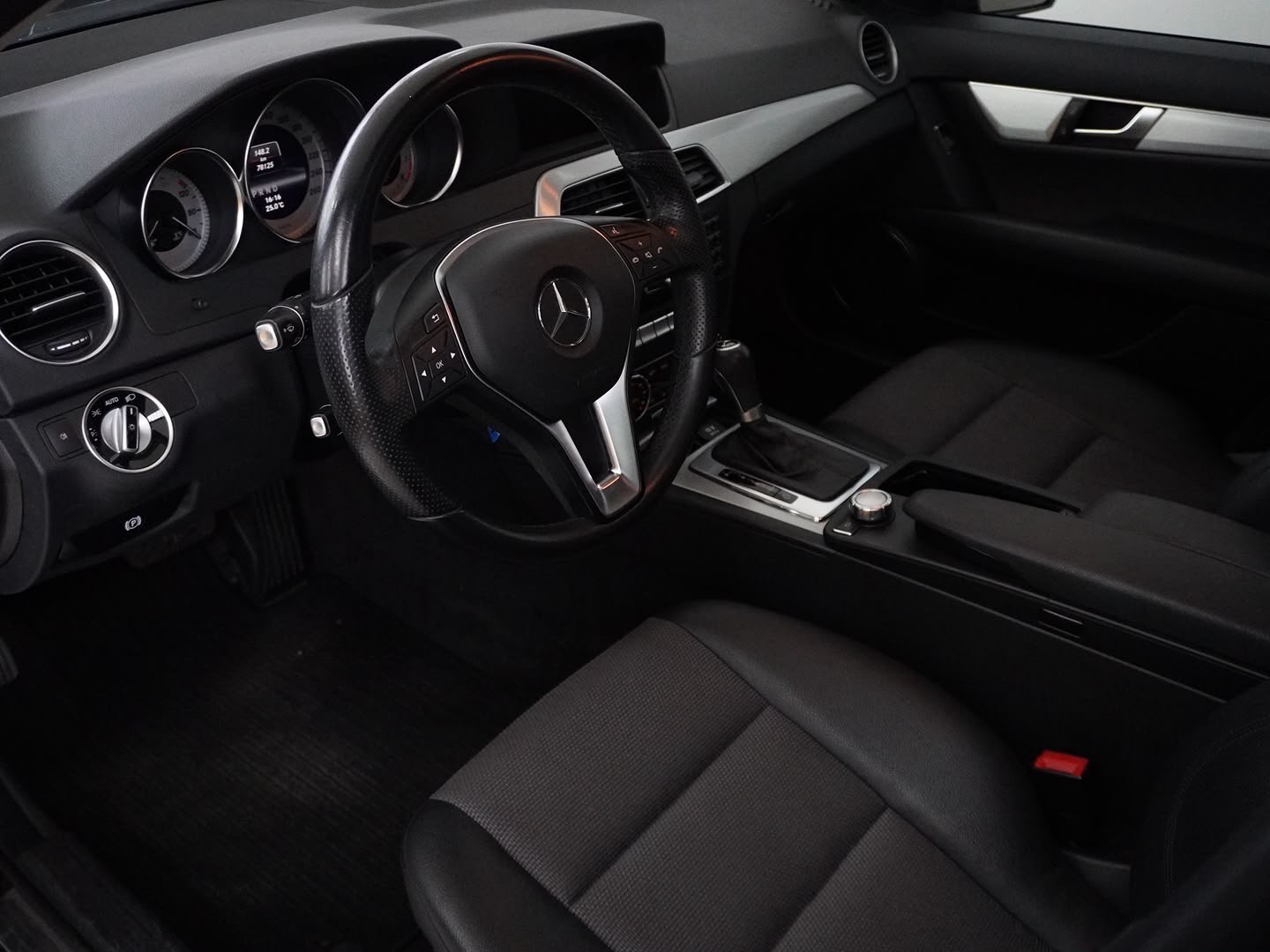 MERCEDES-BENZ C 180 Avantgarde 7G-Tronic-image-2