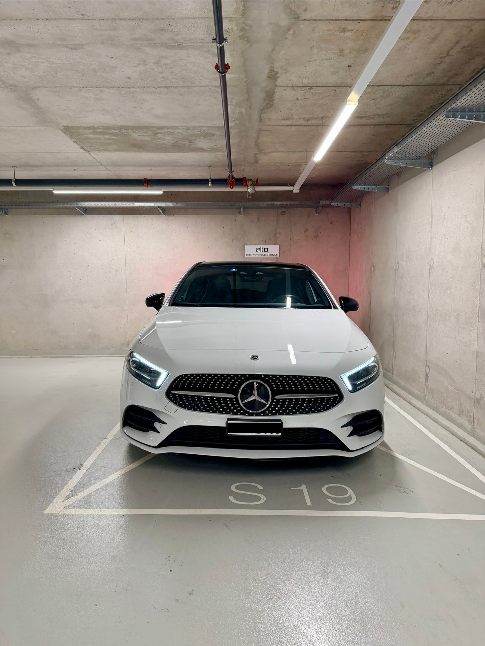 MERCEDES-BENZ A 220 AMG Line 7G-DCT 4Matic-image-7