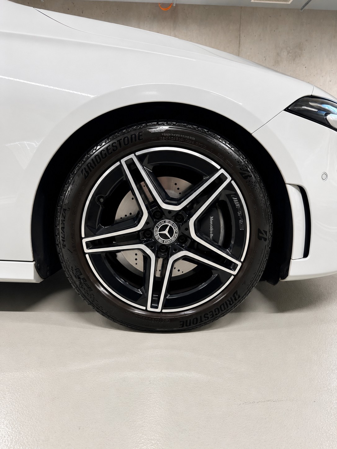 MERCEDES-BENZ A 220 AMG Line 7G-DCT 4Matic-image-25