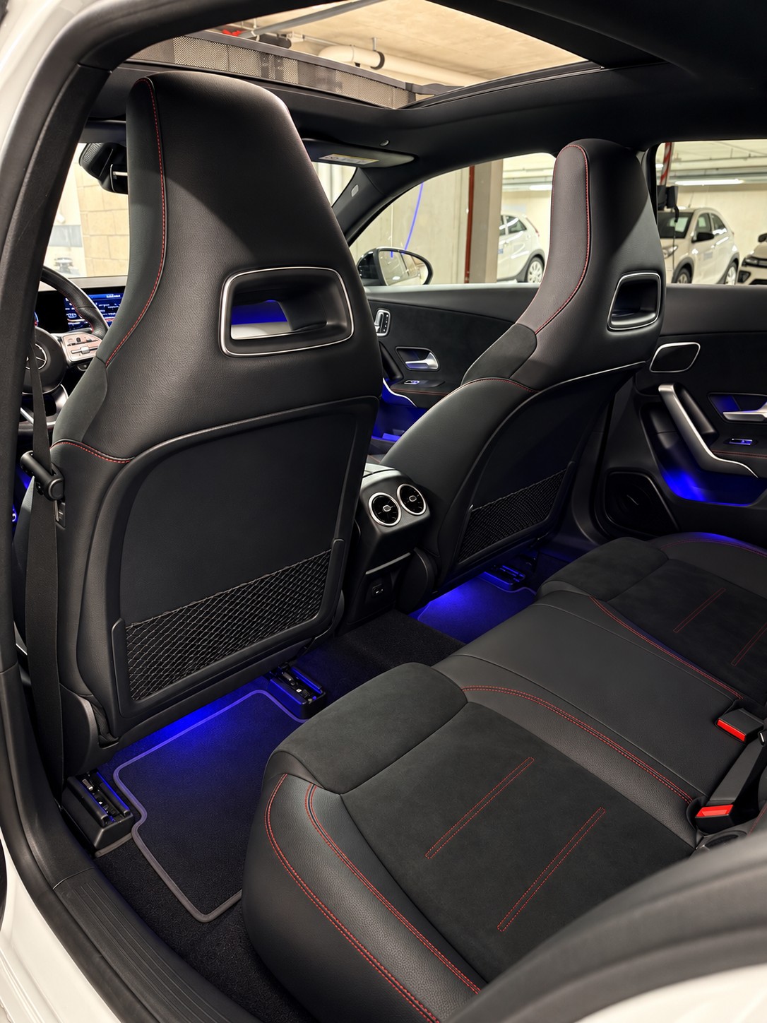 MERCEDES-BENZ A 220 AMG Line 7G-DCT 4Matic-image-15