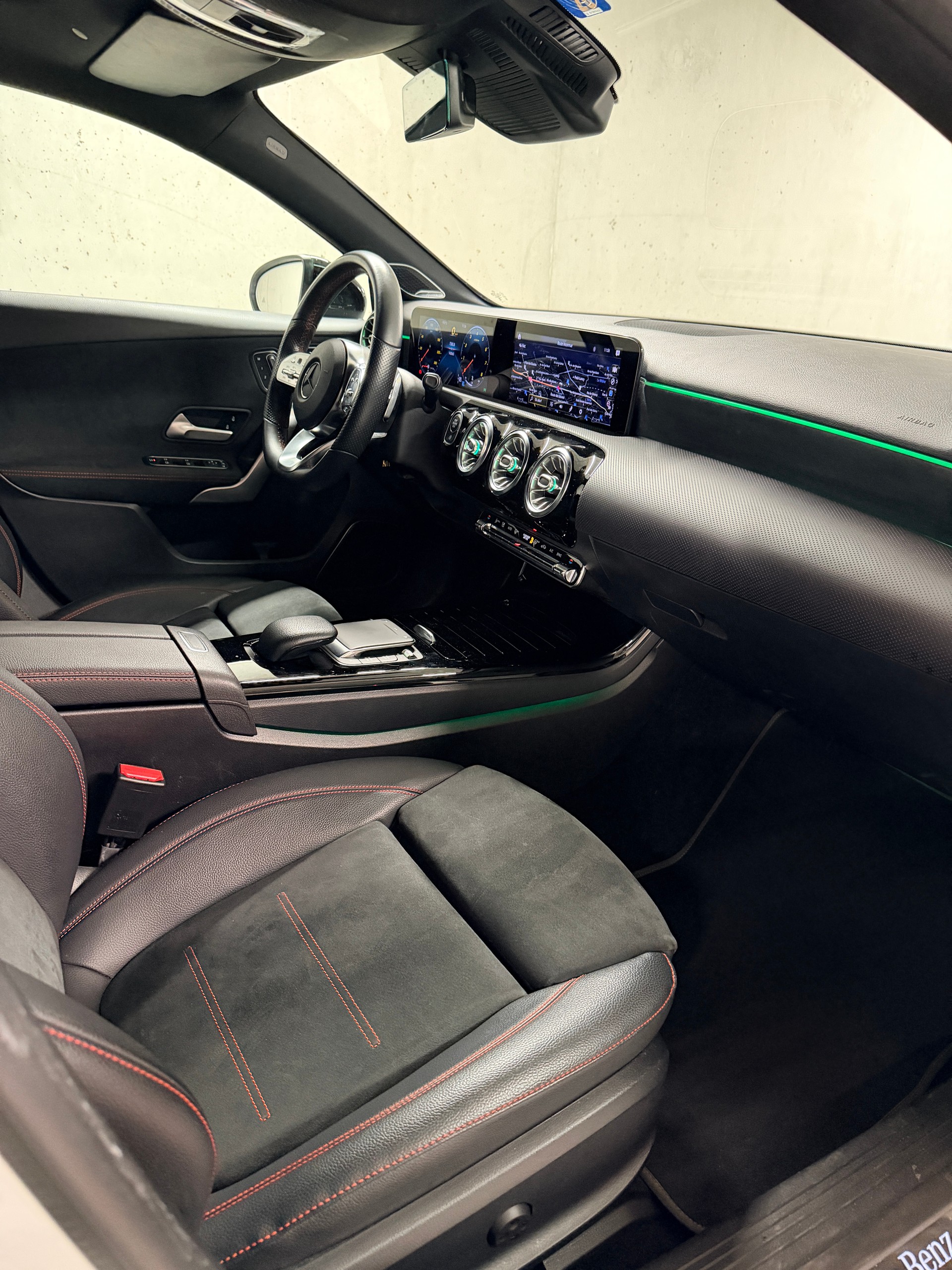 MERCEDES-BENZ A 220 AMG Line 7G-DCT 4Matic-image-20