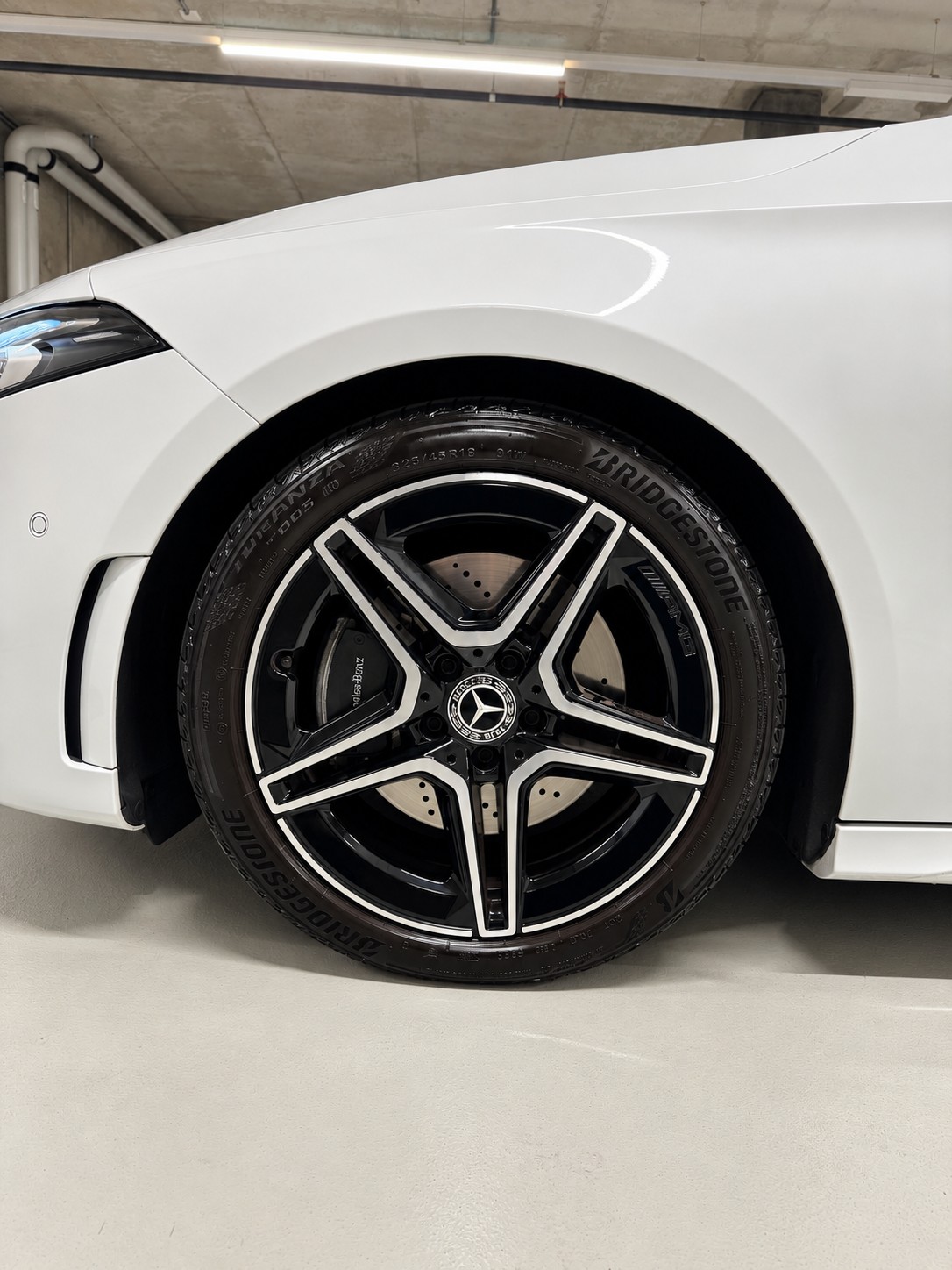 MERCEDES-BENZ A 220 AMG Line 7G-DCT 4Matic-image-22