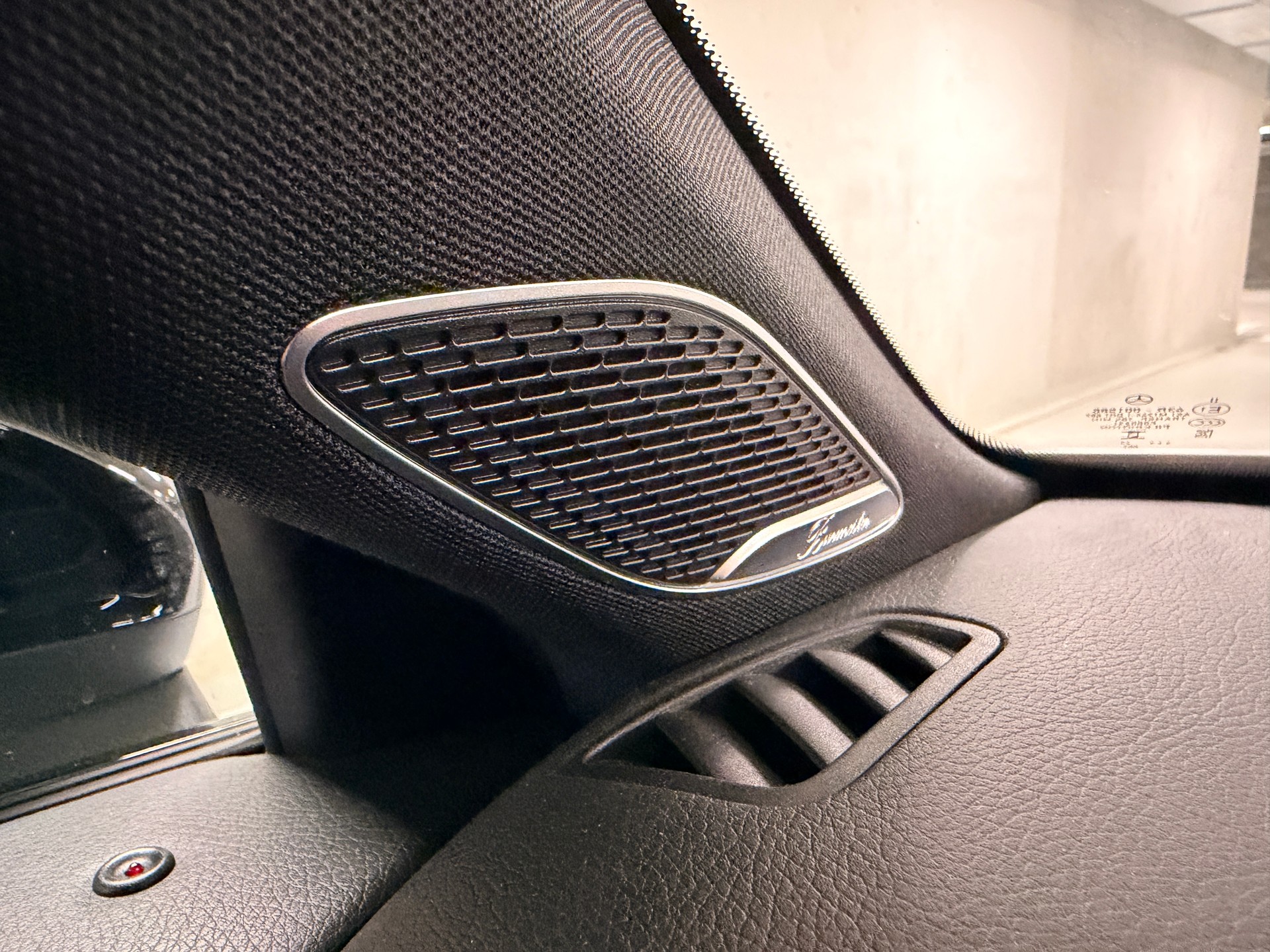 MERCEDES-BENZ A 220 AMG Line 7G-DCT 4Matic-image-27