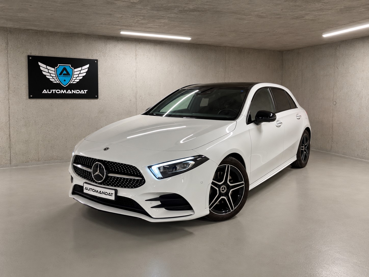 MERCEDES-BENZ A 220 AMG Line 7G-DCT 4Matic-image-0