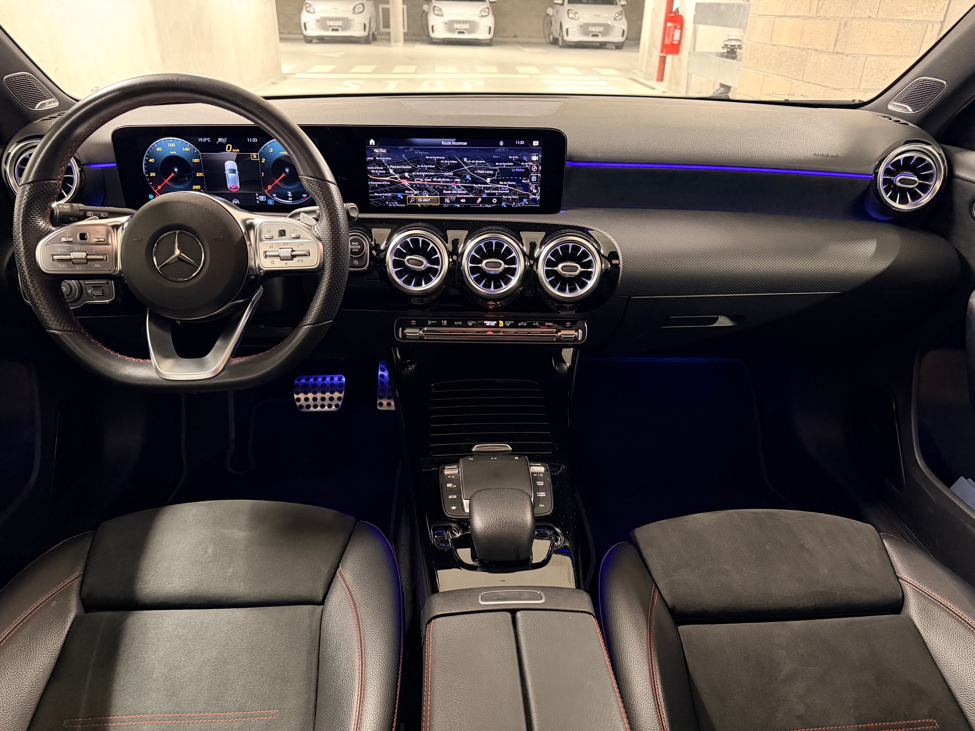 MERCEDES-BENZ A 220 AMG Line 7G-DCT 4Matic-image-9