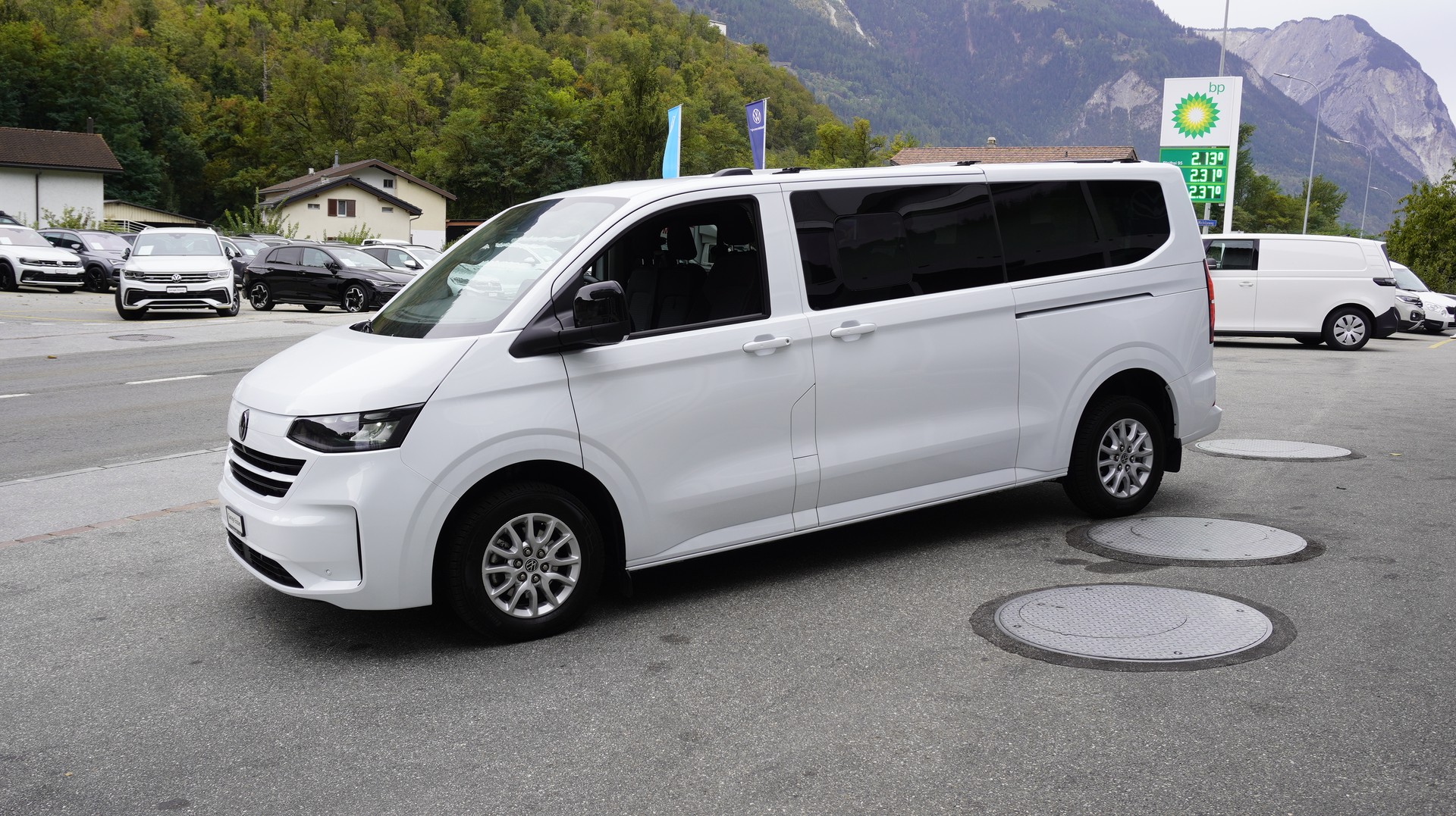VW Caravelle 2.0 TDI Life LWB 4 Motion Aut 8-image-12