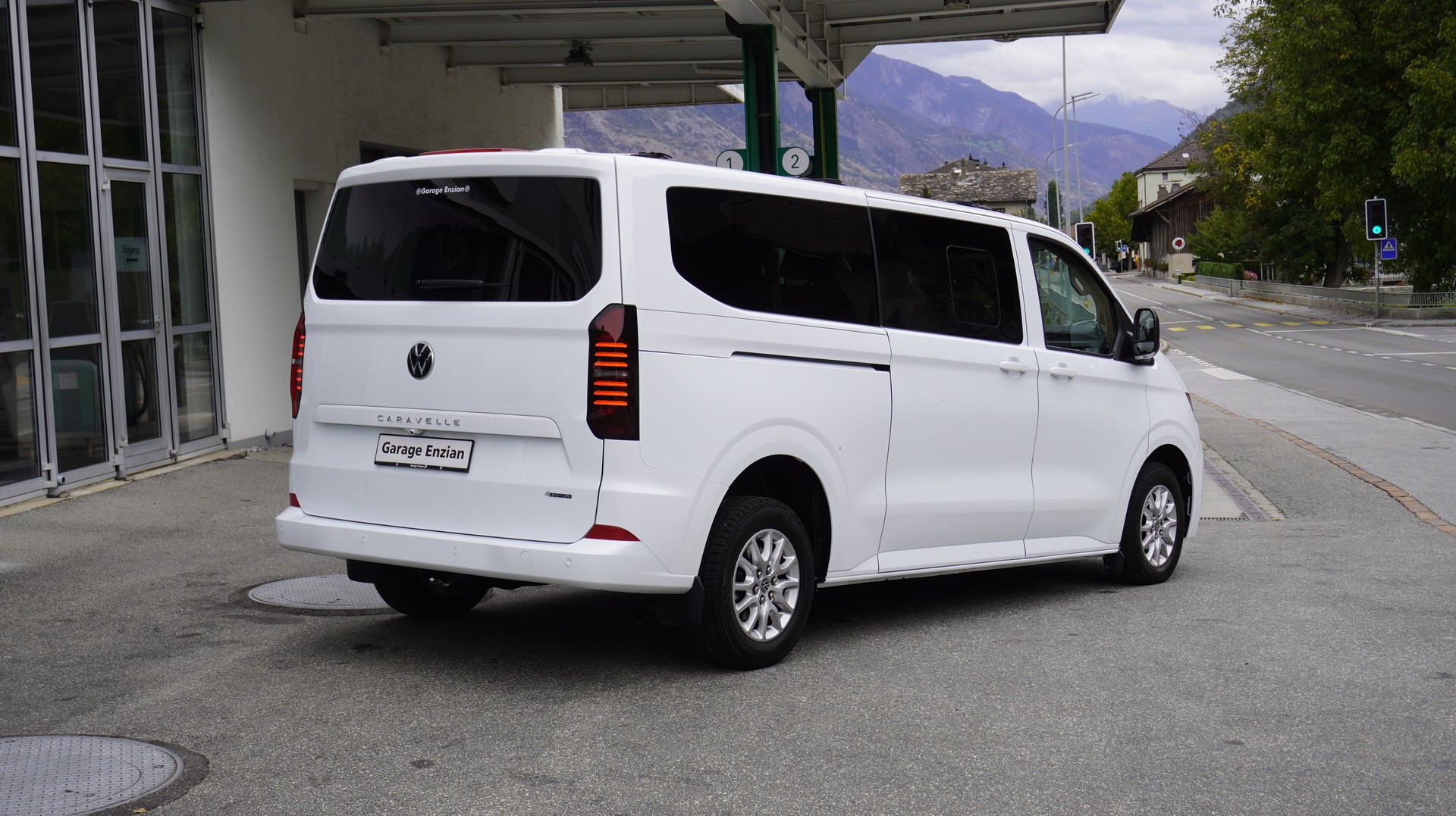 VW Caravelle 2.0 TDI Life LWB 4 Motion Aut 8-image-8