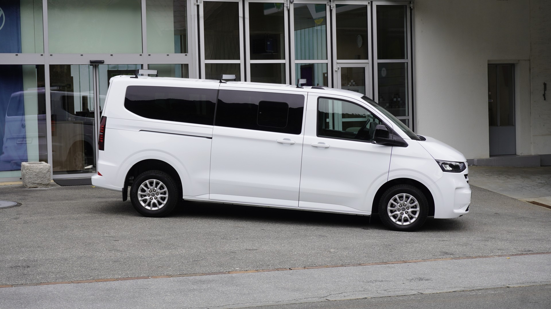 VW Caravelle 2.0 TDI Life LWB 4 Motion Aut 8-image-6