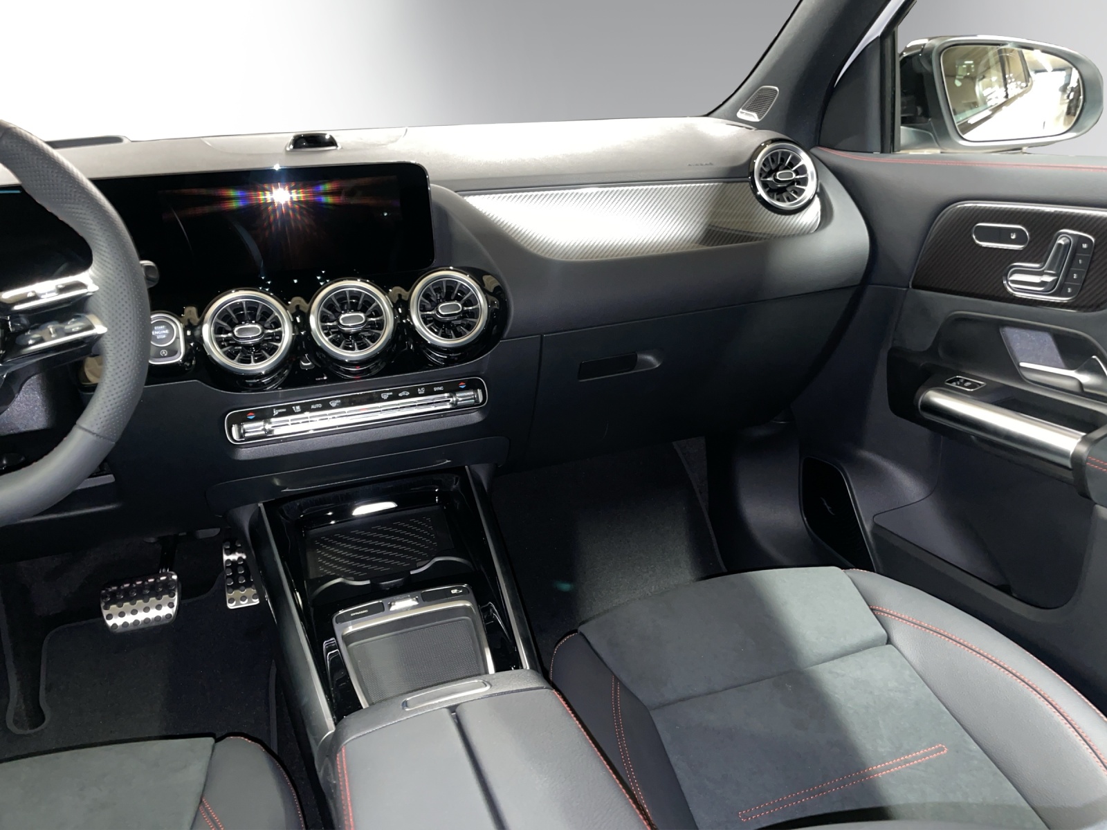 MERCEDES-BENZ GLA 220d 4Matic 8G-DCTSwiss Star-image-14