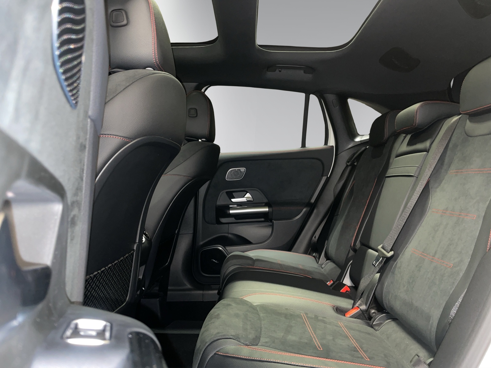 MERCEDES-BENZ GLA 220d 4Matic 8G-DCTSwiss Star-image-9