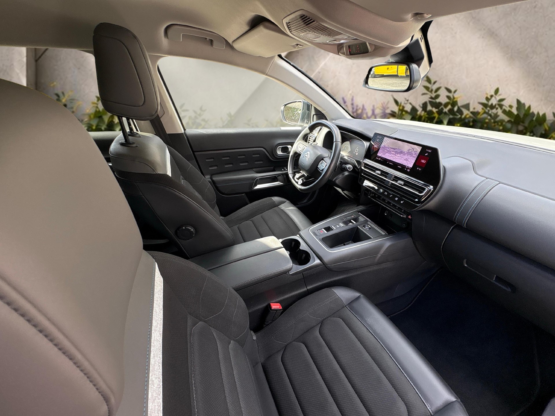 CITROEN C5 Aircross 1.2 Hybrid Swiss Edition-image-9