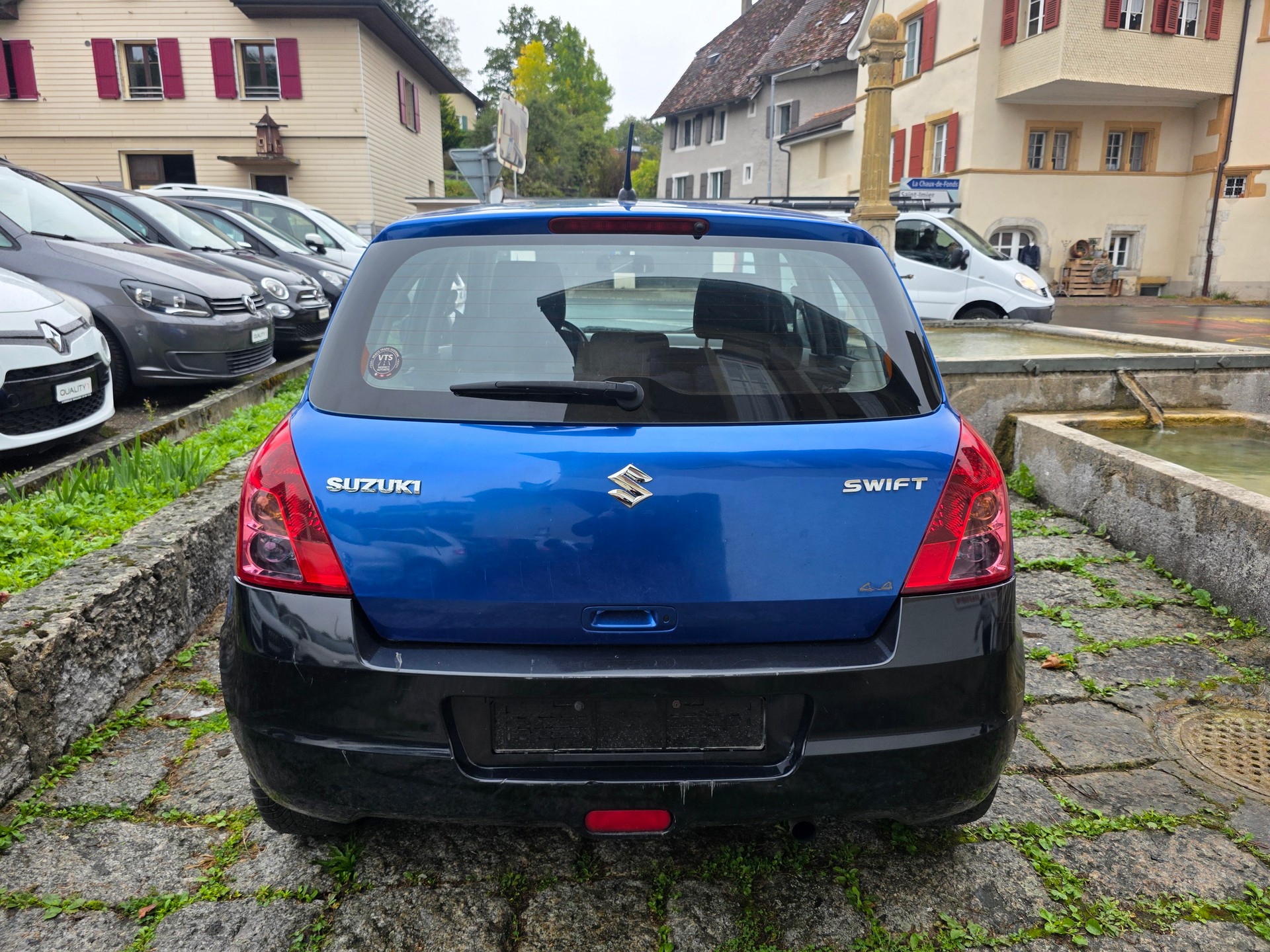 SUZUKI Swift 1.3i 16V GL Top 4x4-image-4
