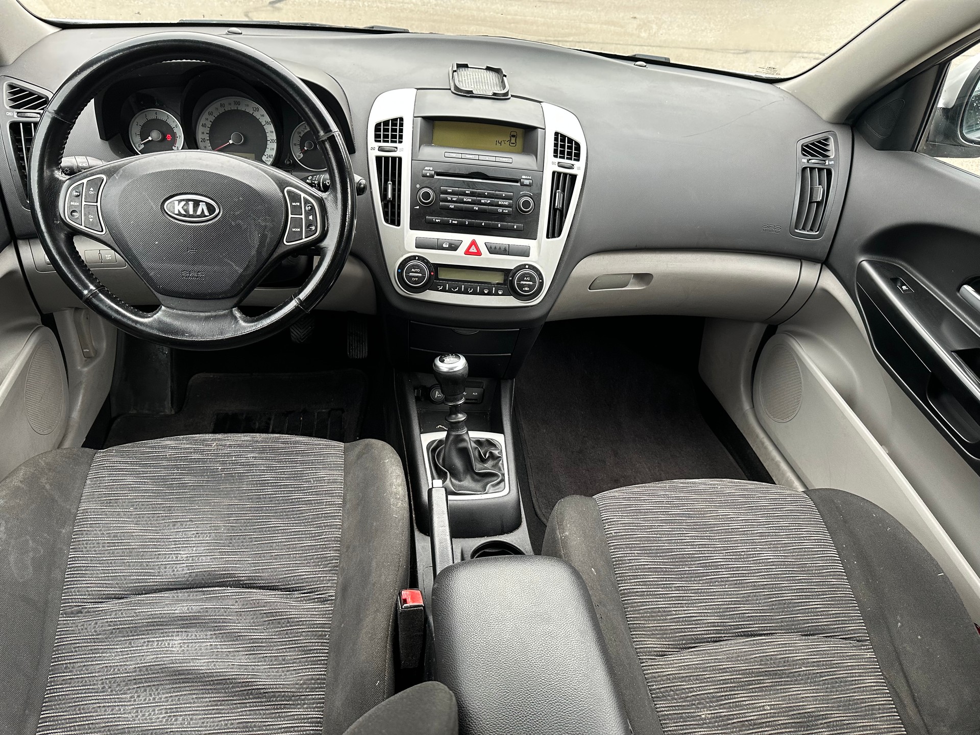 KIA Cee'd Sporty Wagon 1.6 16V Trend-image-8