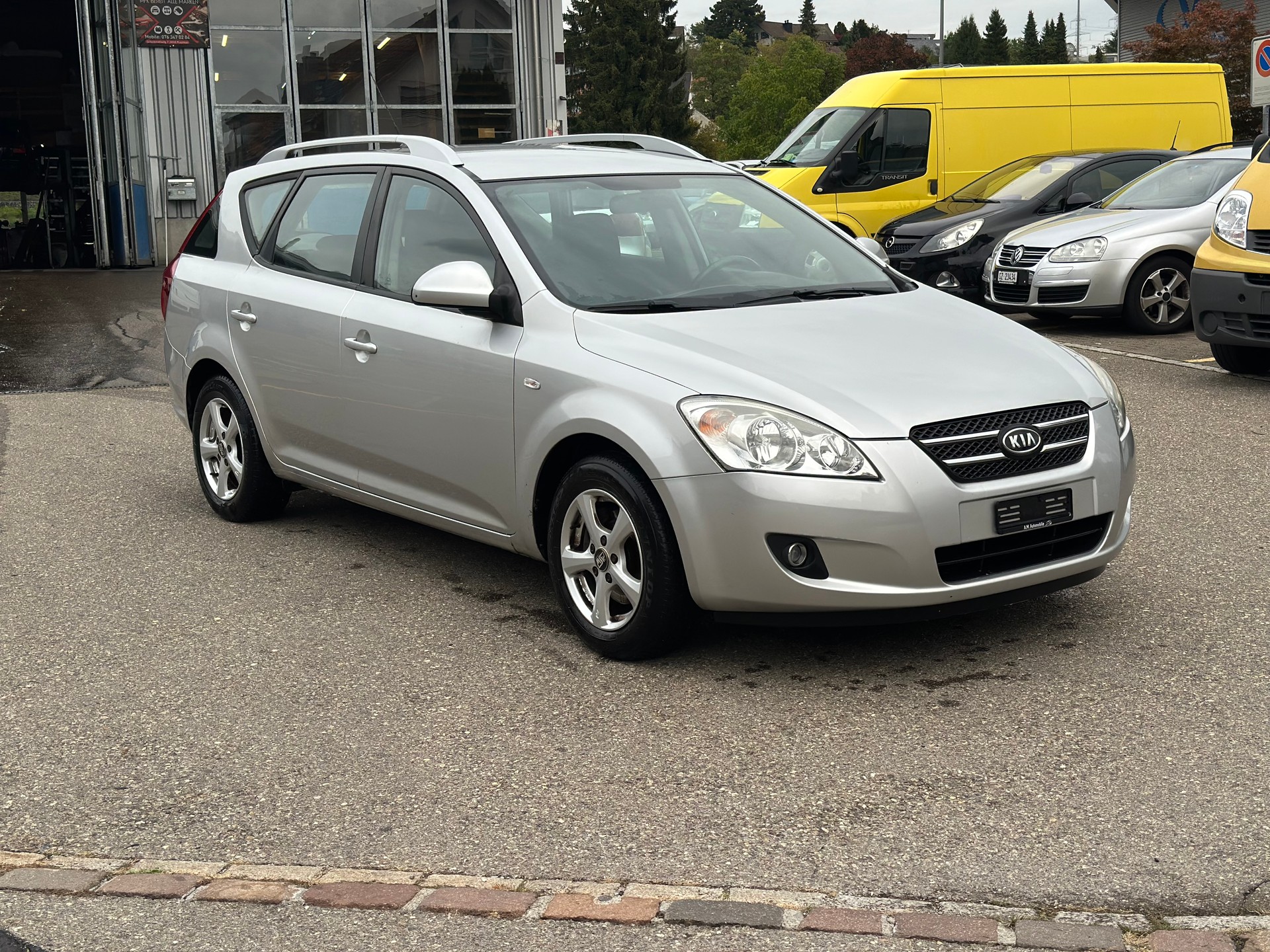 KIA Cee'd Sporty Wagon 1.6 16V Trend-image-3