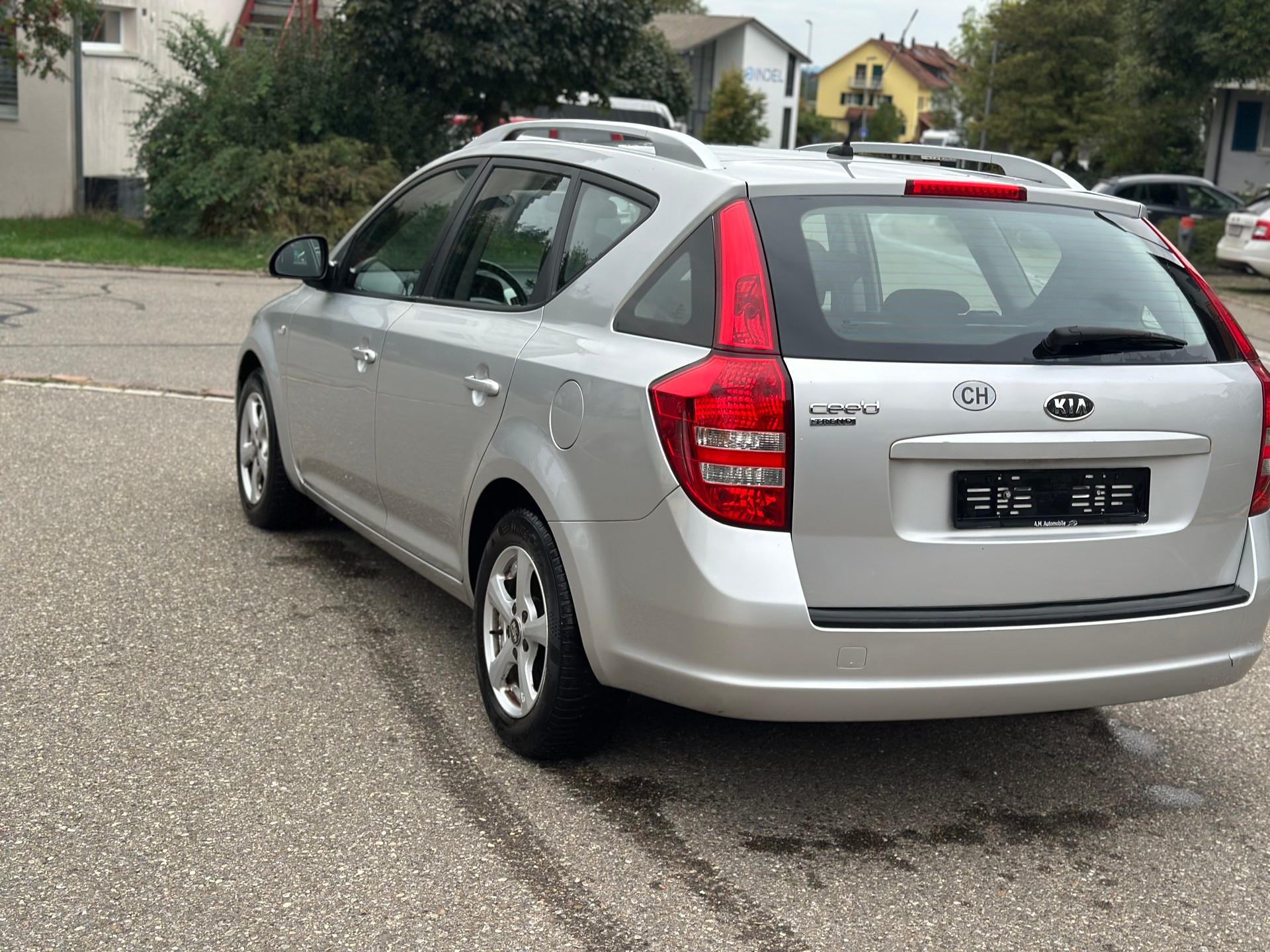 KIA Cee'd Sporty Wagon 1.6 16V Trend-image-7