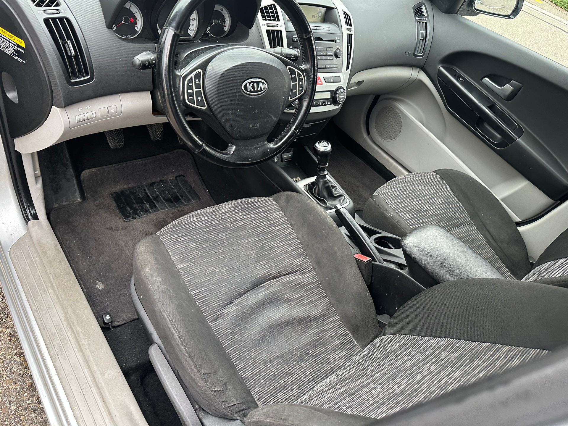 KIA Cee'd Sporty Wagon 1.6 16V Trend-image-10