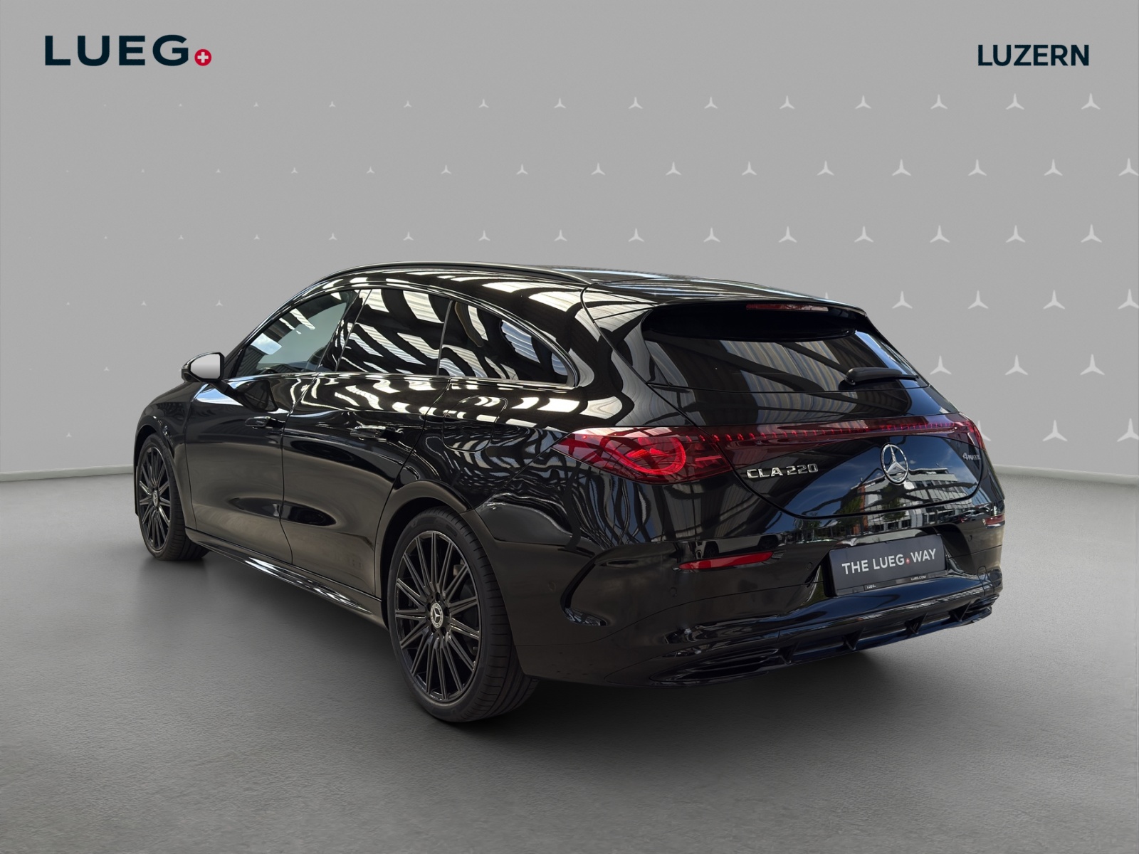 MERCEDES-BENZ CLA Shooting Brake 220 4Matic 8G-DCT-image-2