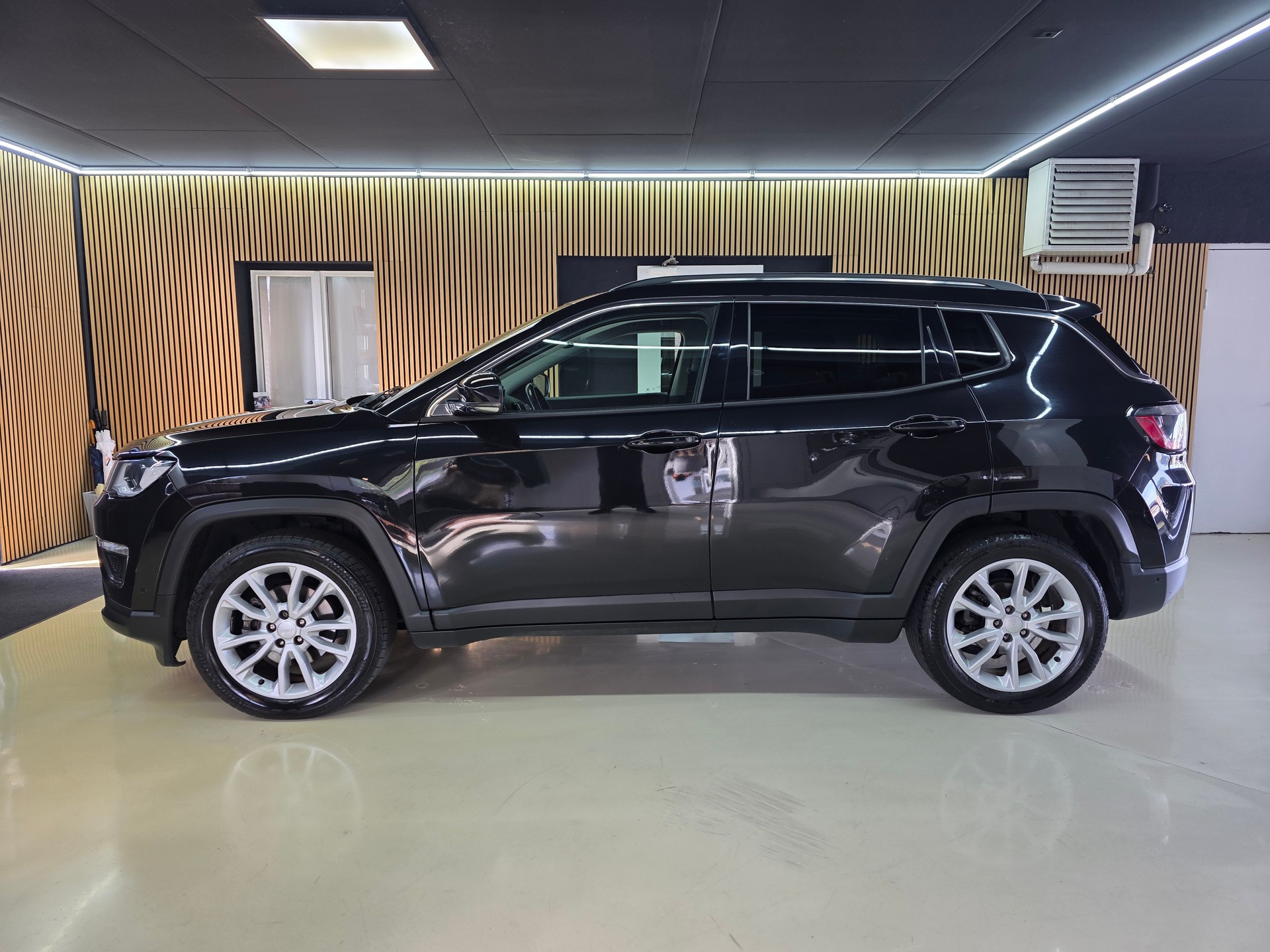 JEEP Compass 4x2 1.3 Turbo Limited DKG-image-3