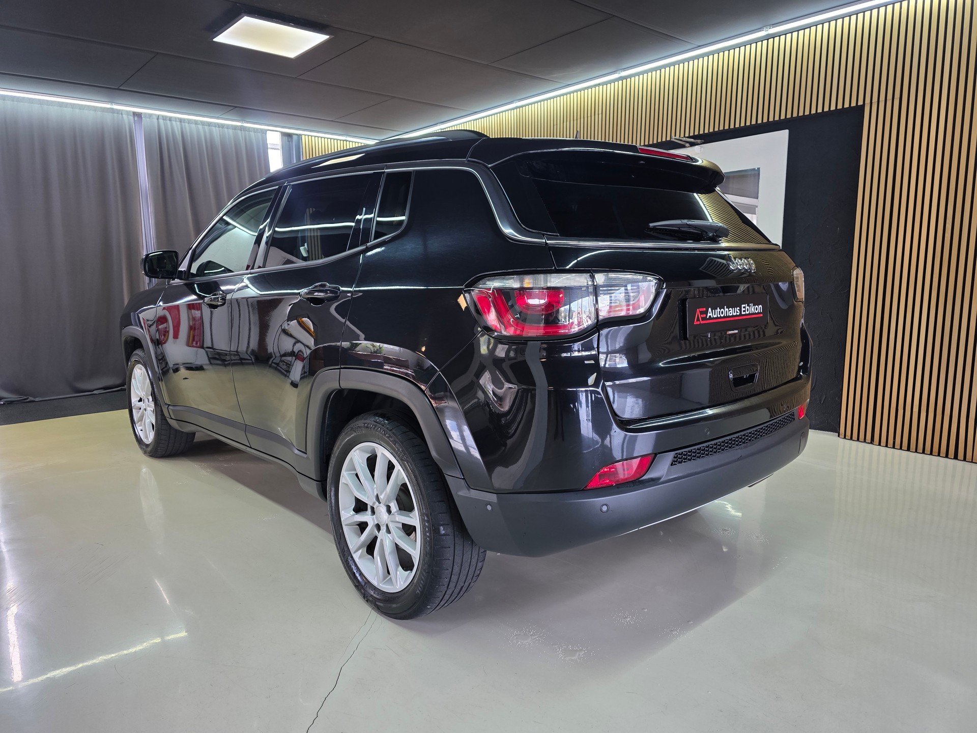 JEEP Compass 4x2 1.3 Turbo Limited DKG-image-4