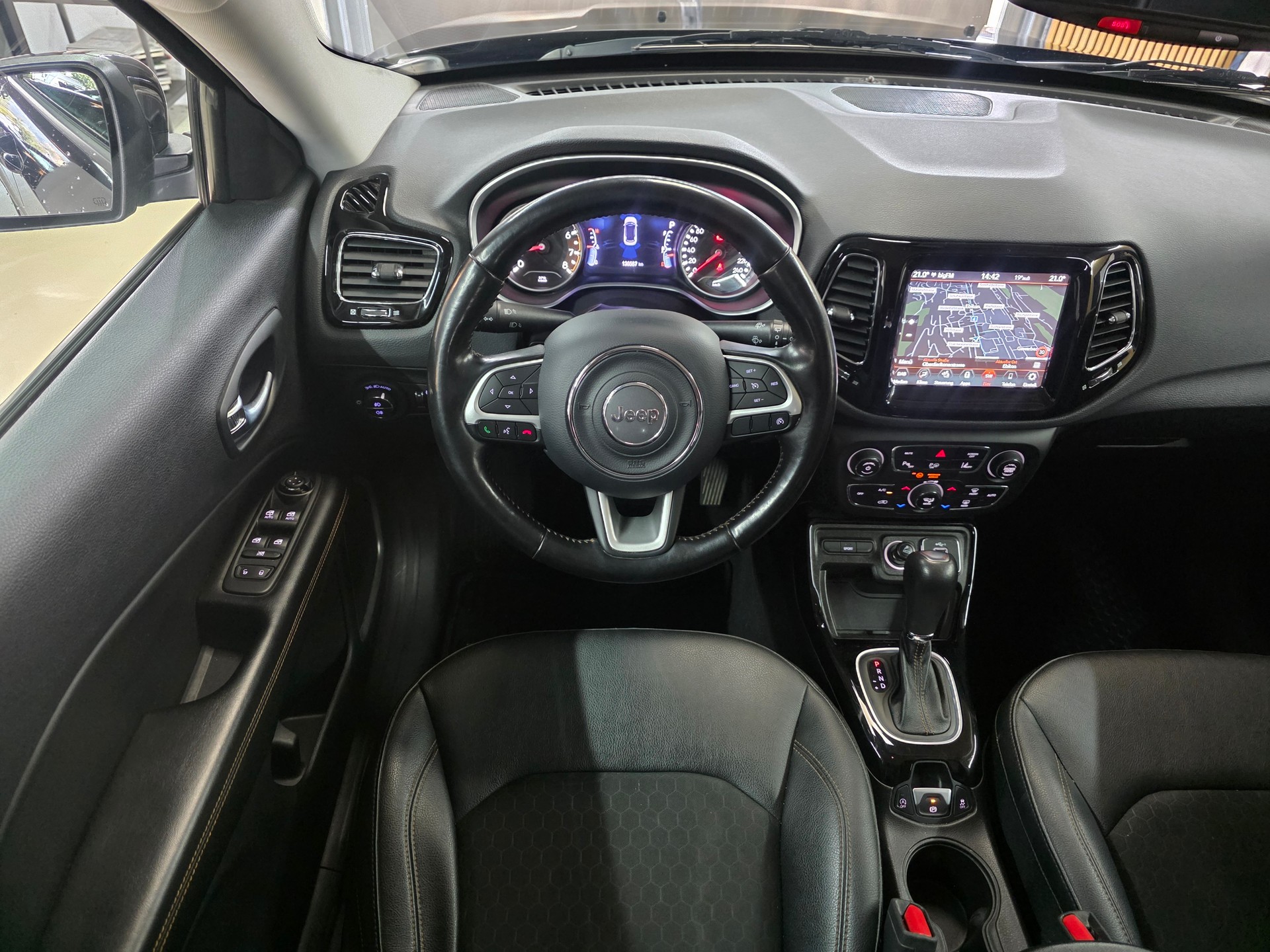 JEEP Compass 4x2 1.3 Turbo Limited DKG-image-10