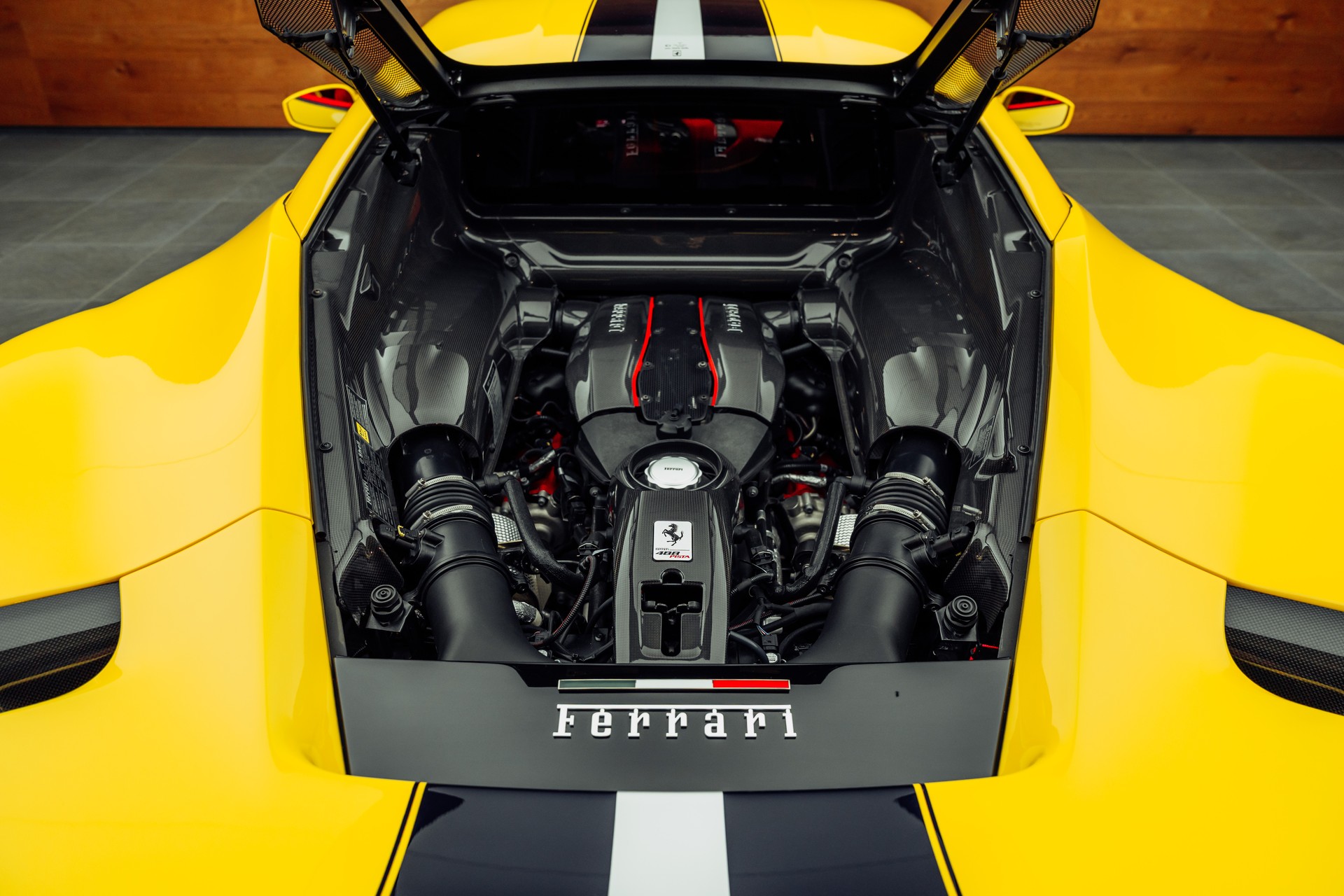 FERRARI 488 Pista Giallo Modena-image-20