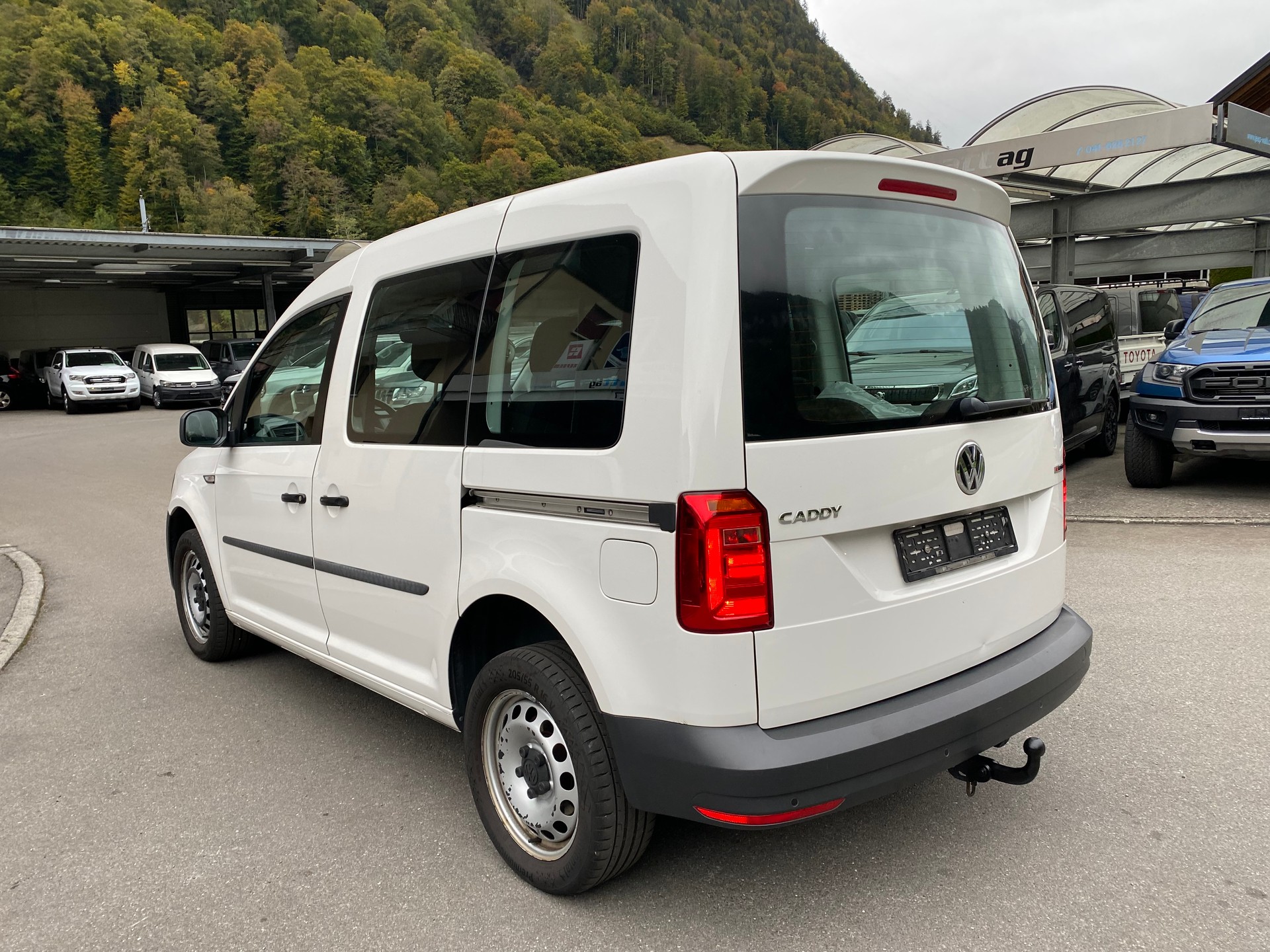 VW Caddy 2.0TDI 4Motion BlueMotion Technology-image-14