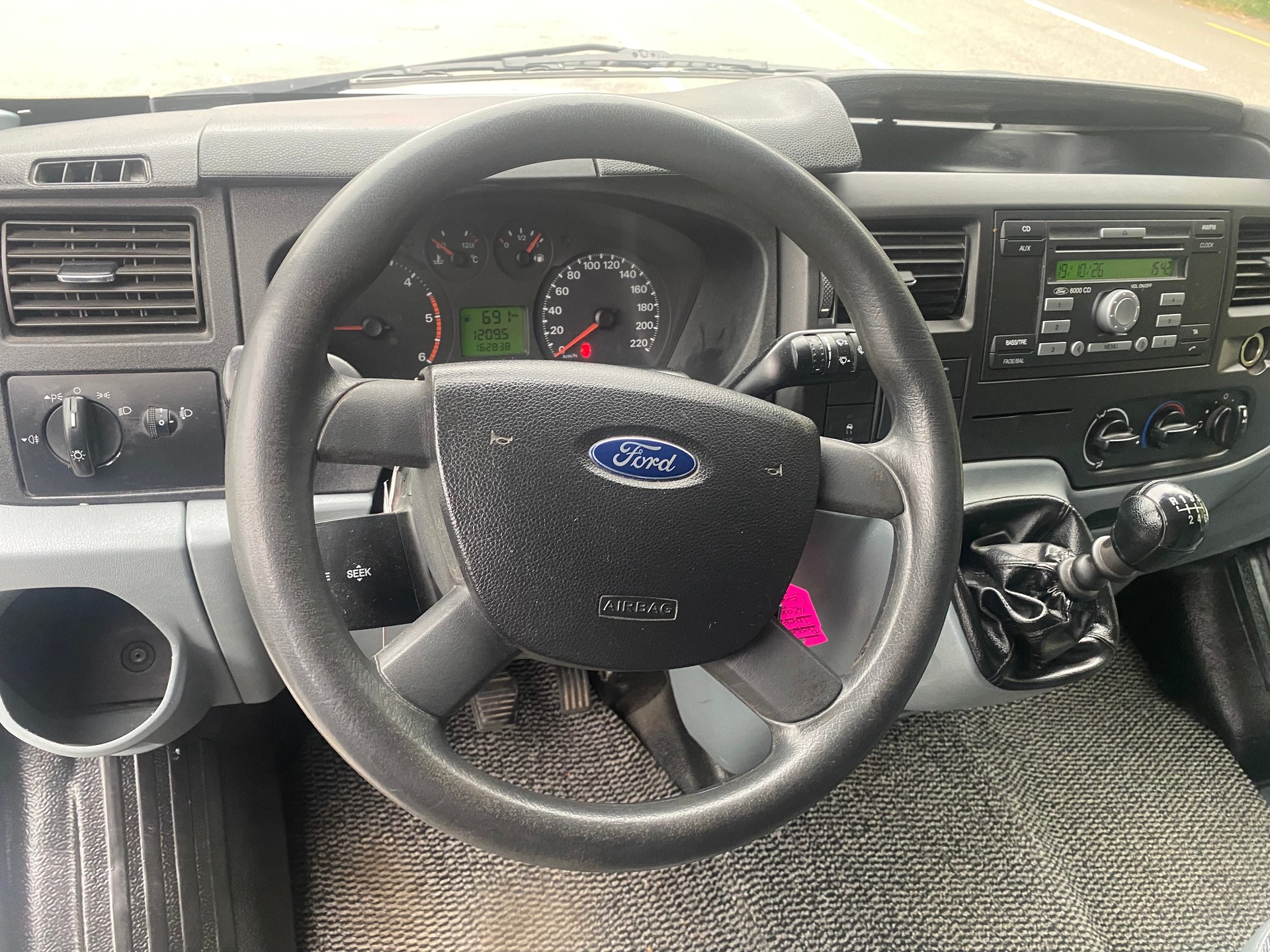 FORD Transit Van DC 260S Level 3-image-8