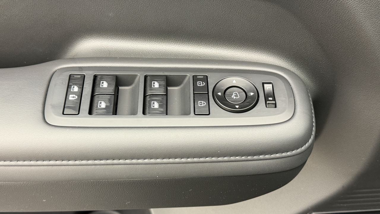 HYUNDAI Santa Fe 1.6 T-GDi PHEV Calligraphy 4WD Automatic-image-8