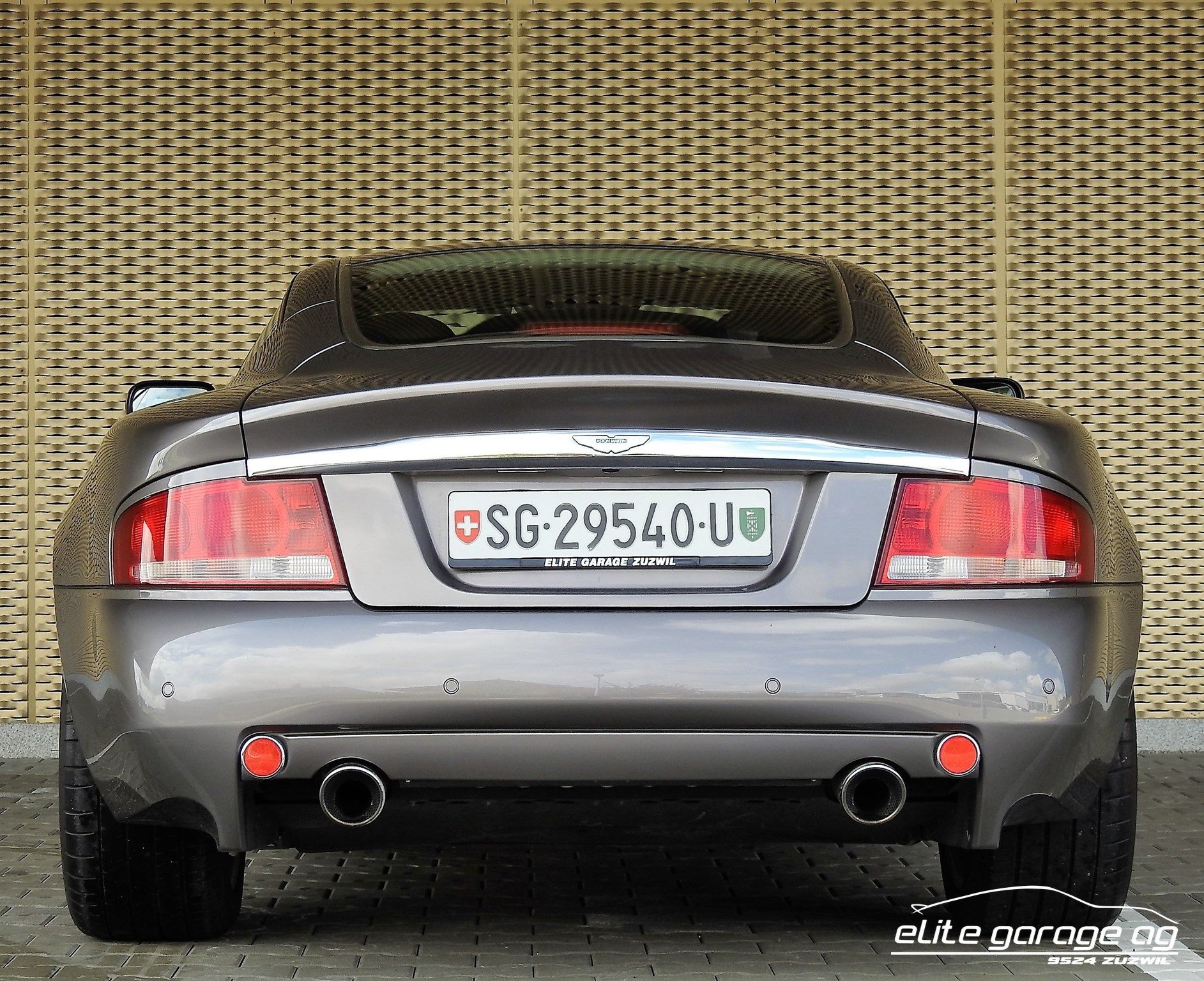 ASTON MARTIN Vanquish V12 5.9-48-image-5