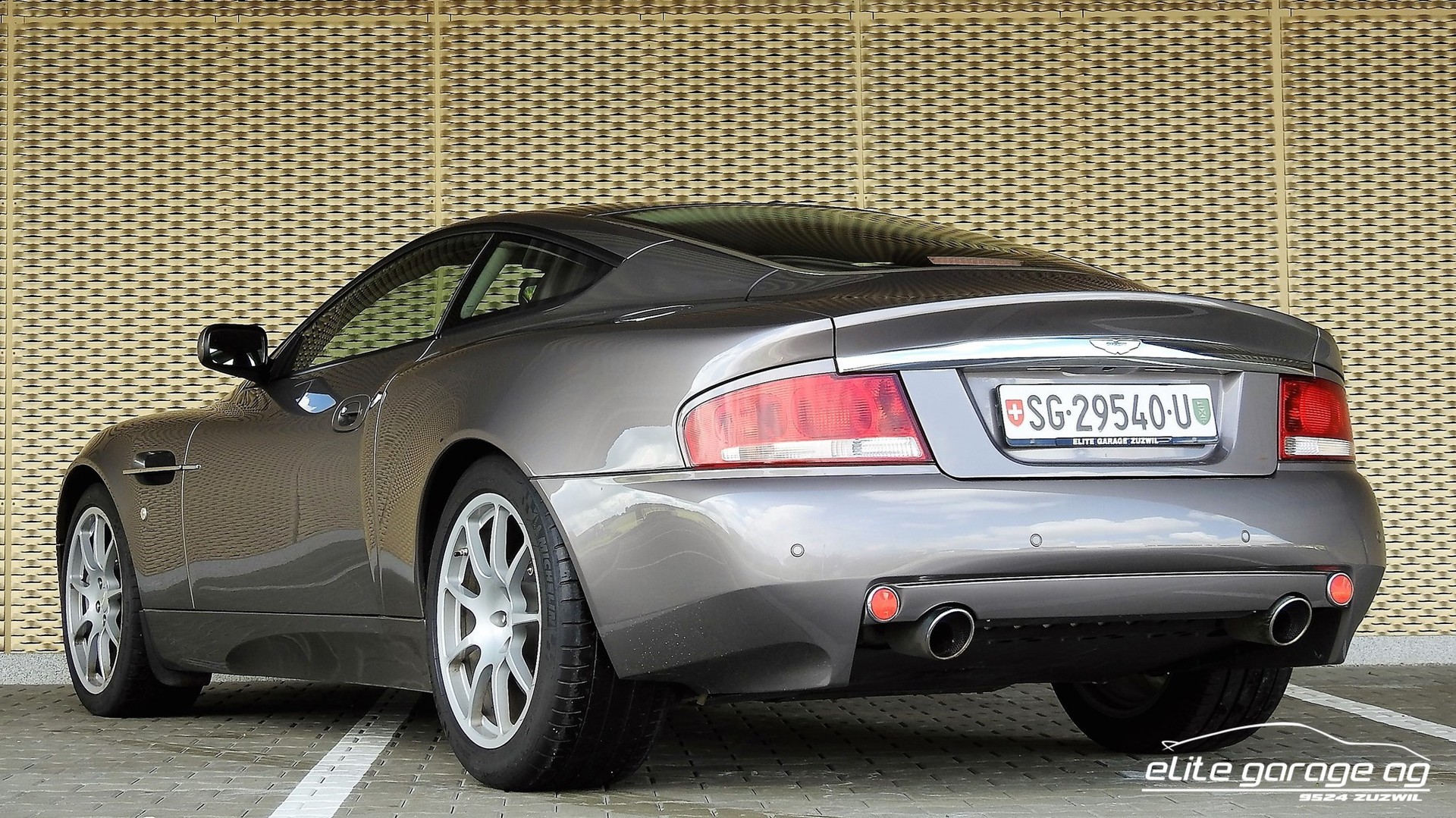 ASTON MARTIN Vanquish V12 5.9-48-image-4