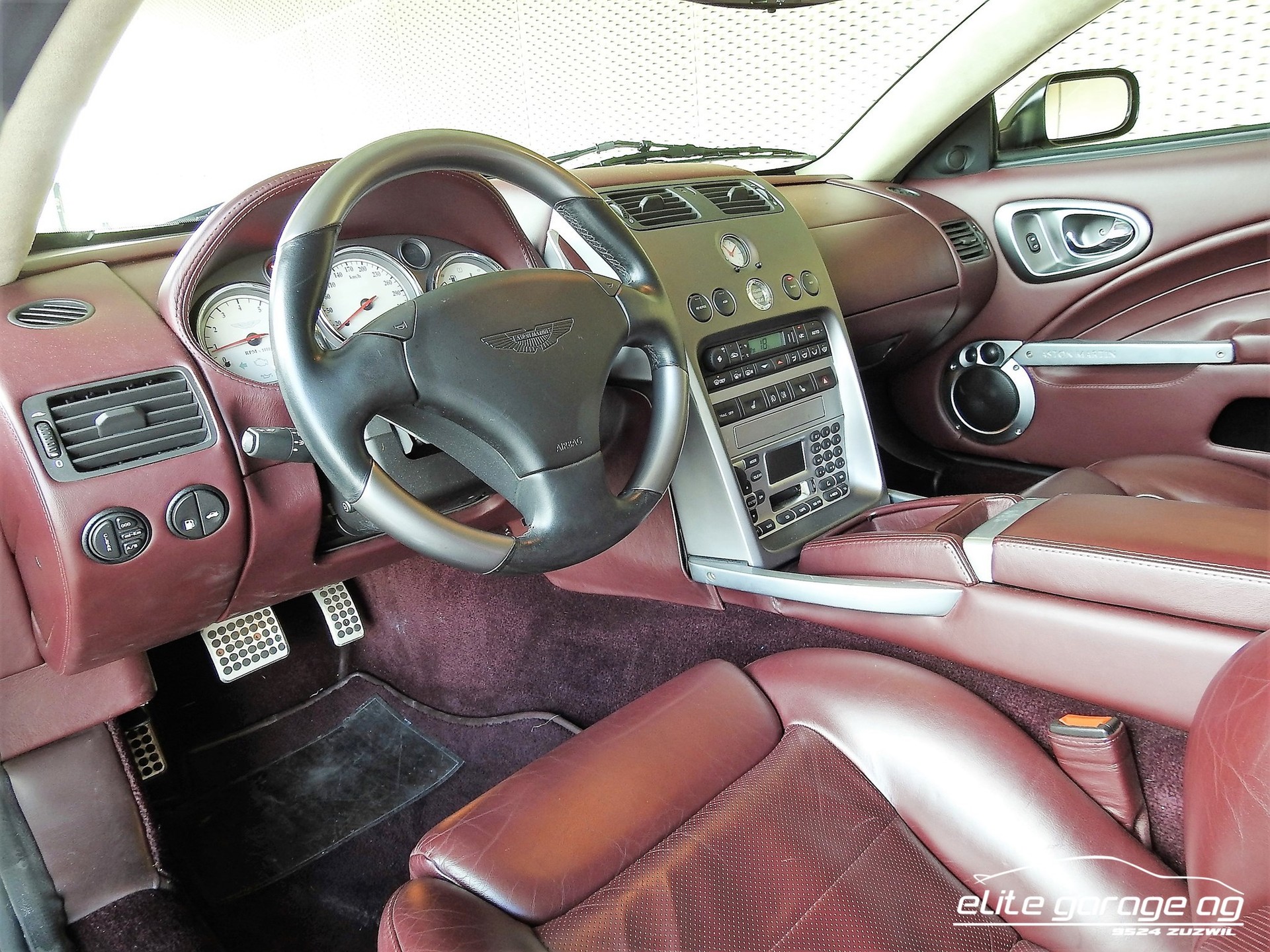 ASTON MARTIN Vanquish V12 5.9-48-image-10