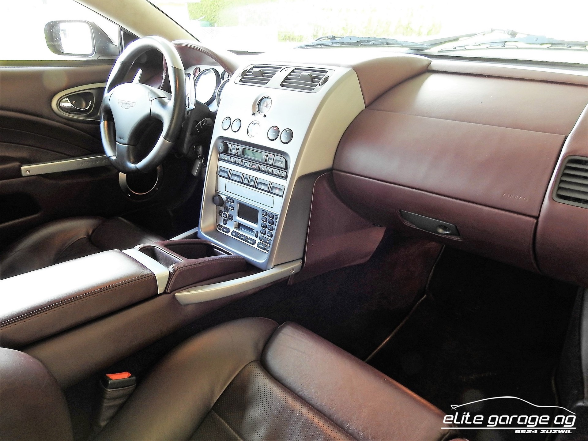 ASTON MARTIN Vanquish V12 5.9-48-image-12
