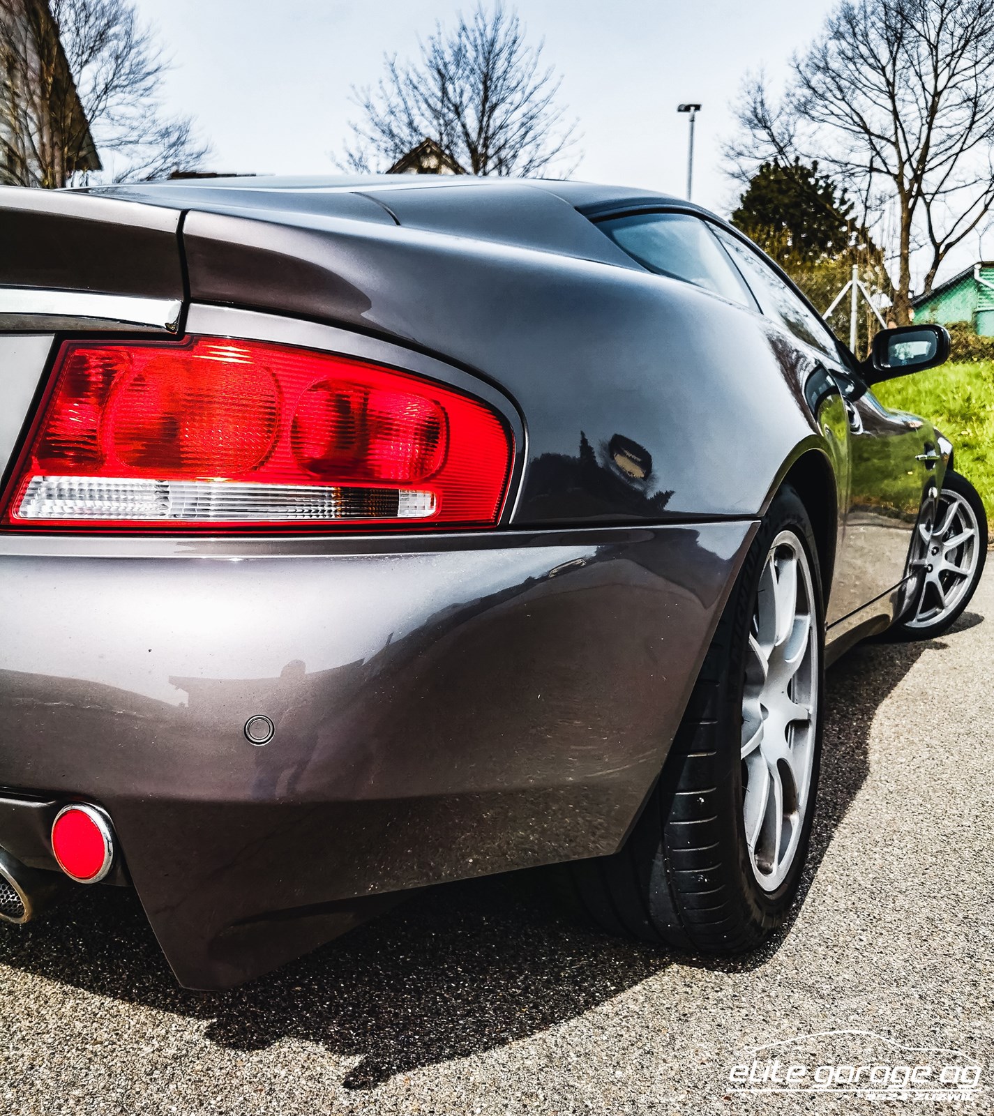 ASTON MARTIN Vanquish V12 5.9-48-image-8