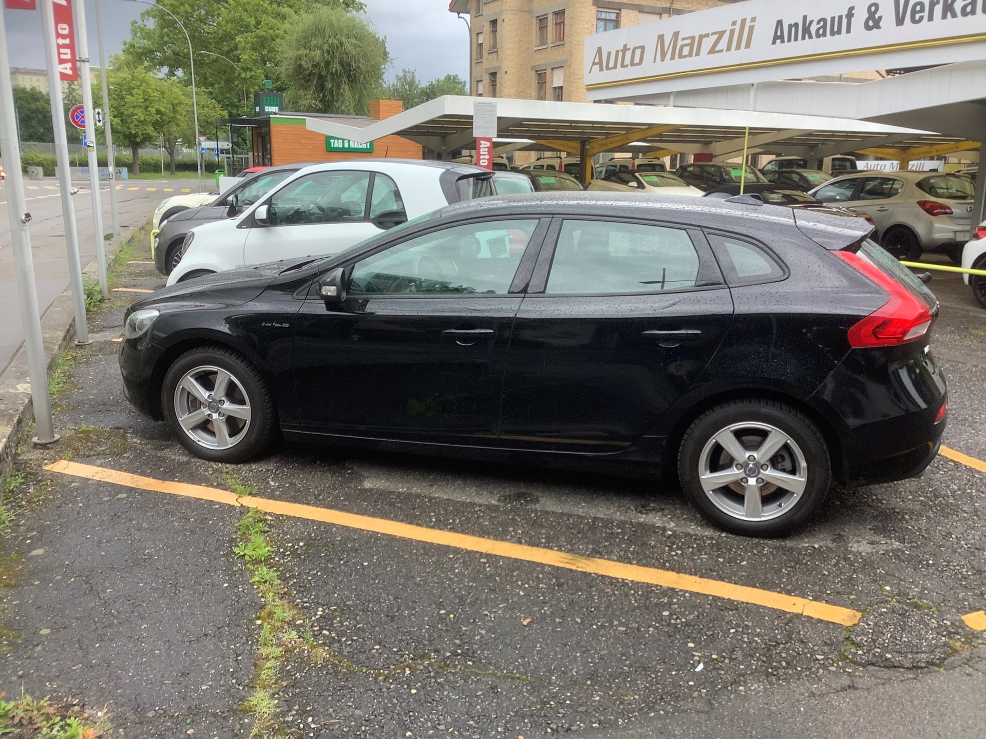 VOLVO V40 D3 R-Design-image-12