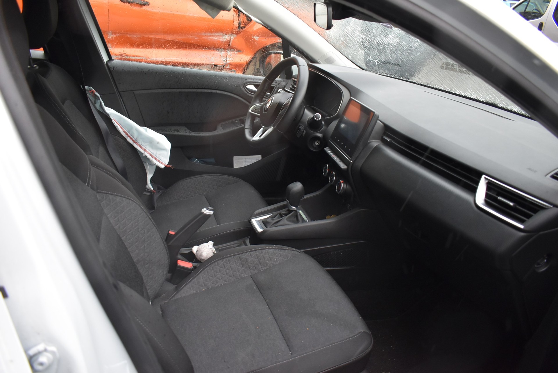 RENAULT Clio 1.0 Intens CVT-image-9