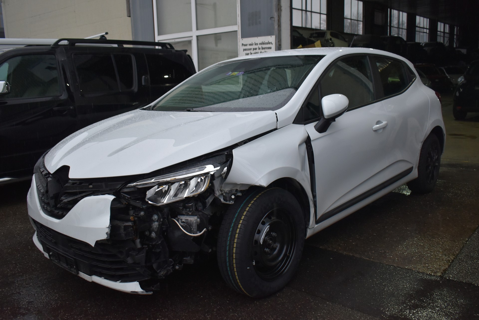 RENAULT Clio 1.0 Intens CVT-image-11