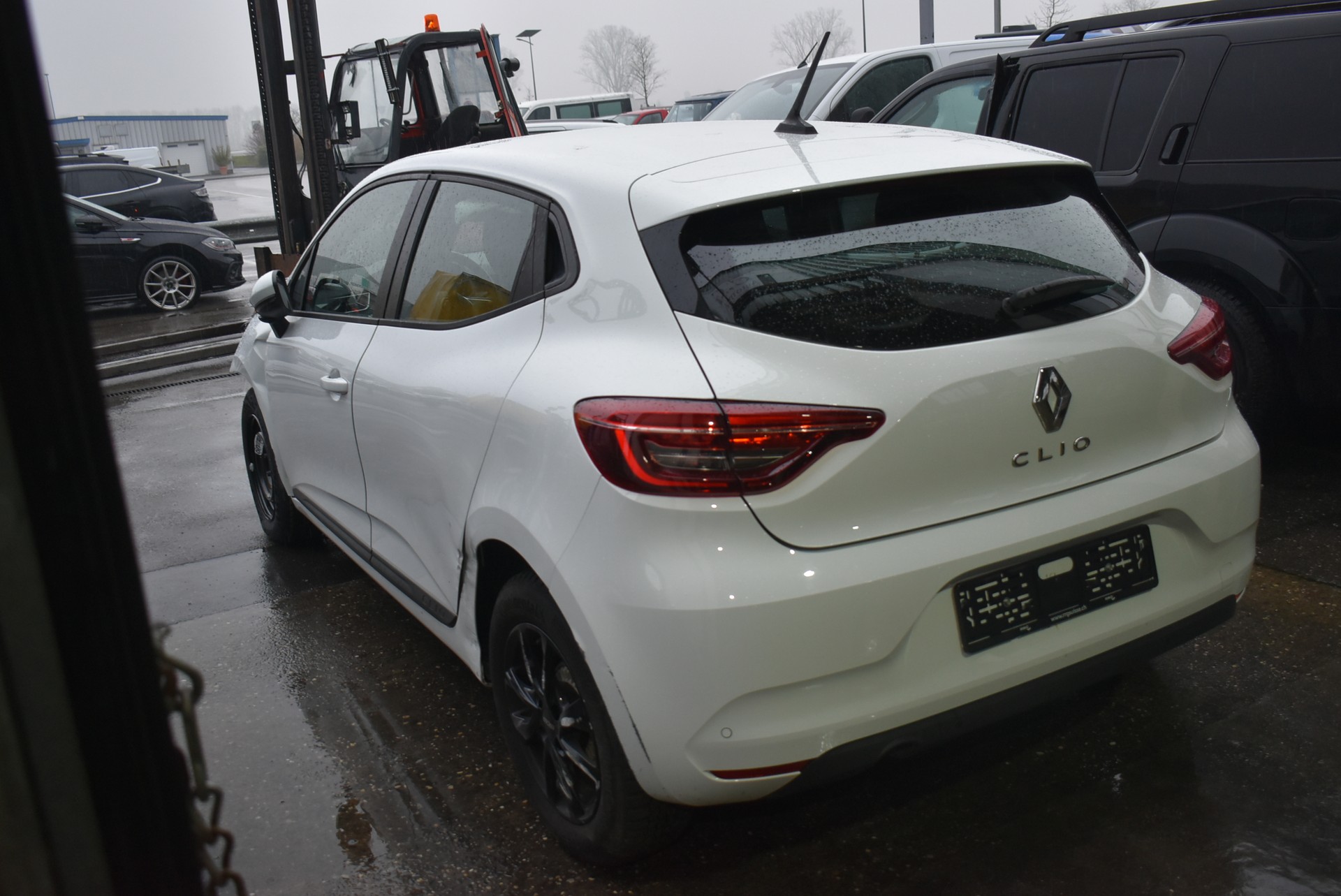 RENAULT Clio 1.0 Intens CVT-image-14