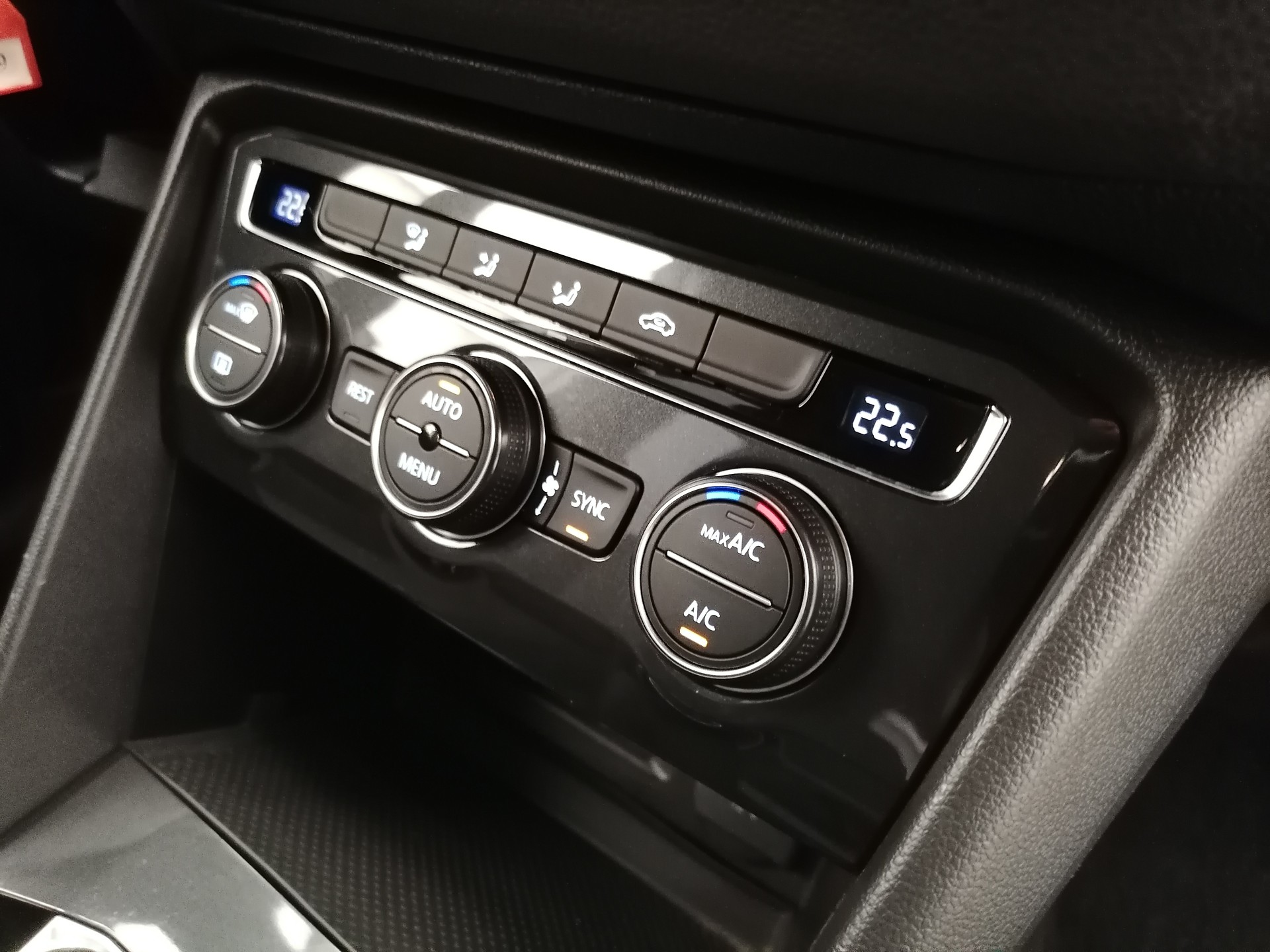 VW Tiguan 1.4 TSI Trendline-image-13
