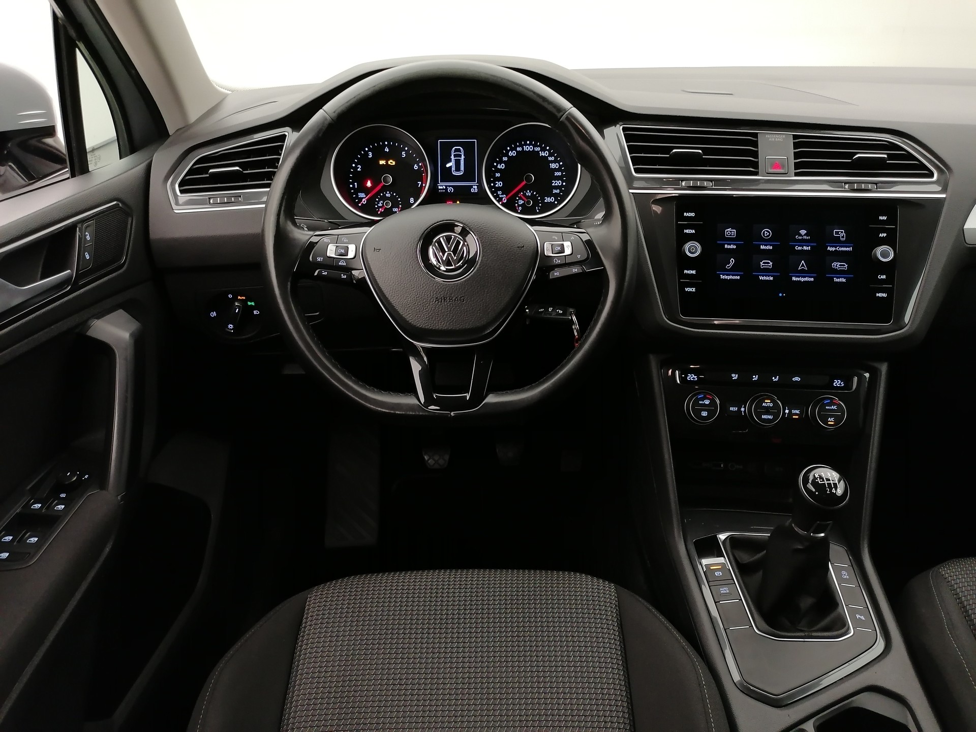 VW Tiguan 1.4 TSI Trendline-image-9