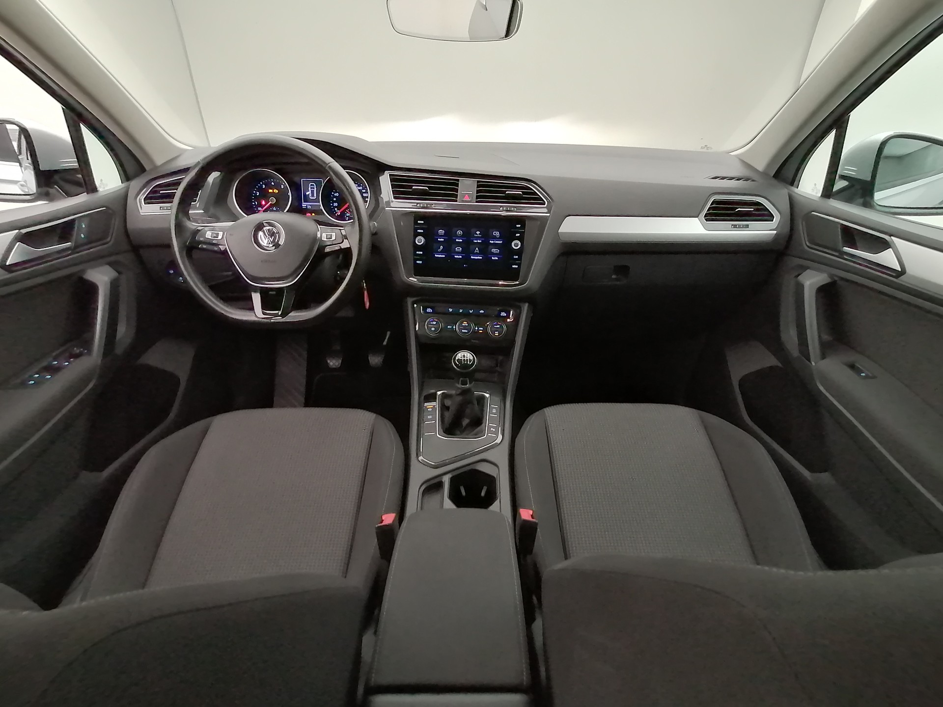 VW Tiguan 1.4 TSI Trendline-image-8