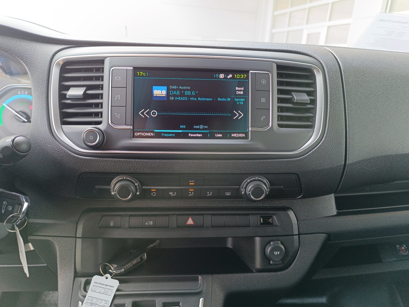 PEUGEOT e-Expert Kaw. Standard 75 kWh-image-10