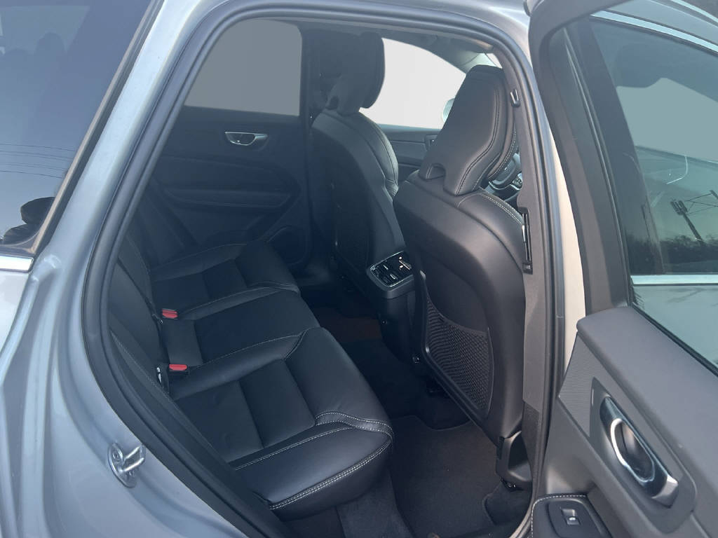 VOLVO XC60 2.0 B5 MH Ultimate Bright AWD-image-11