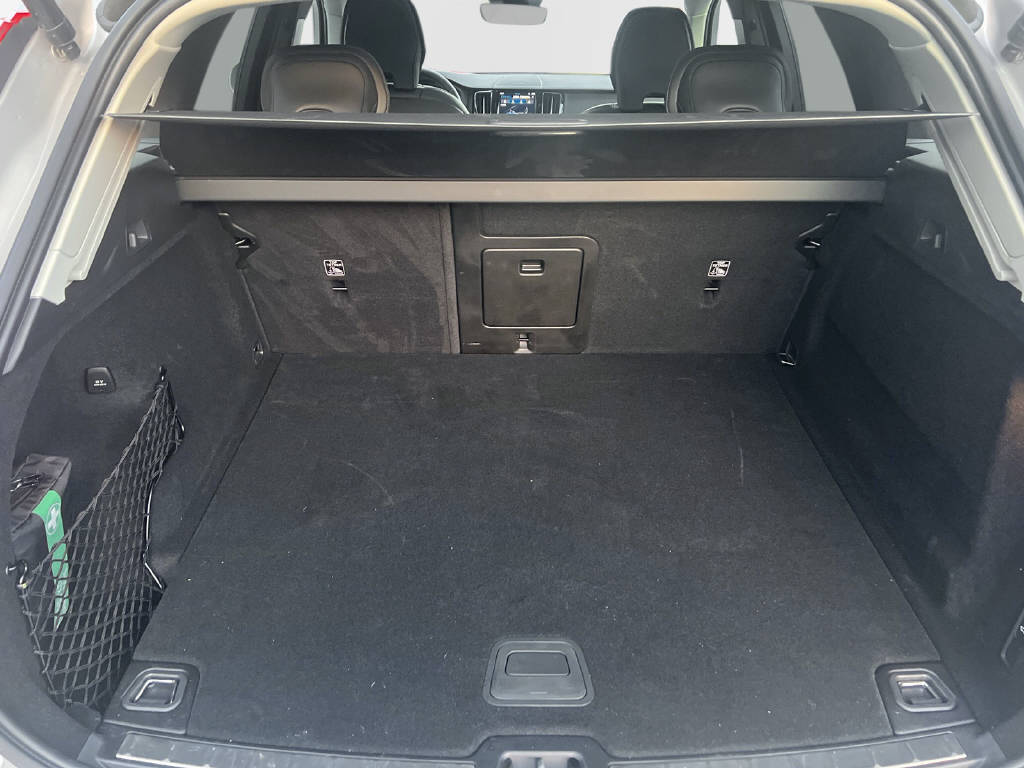 VOLVO XC60 2.0 B5 MH Ultimate Bright AWD-image-8