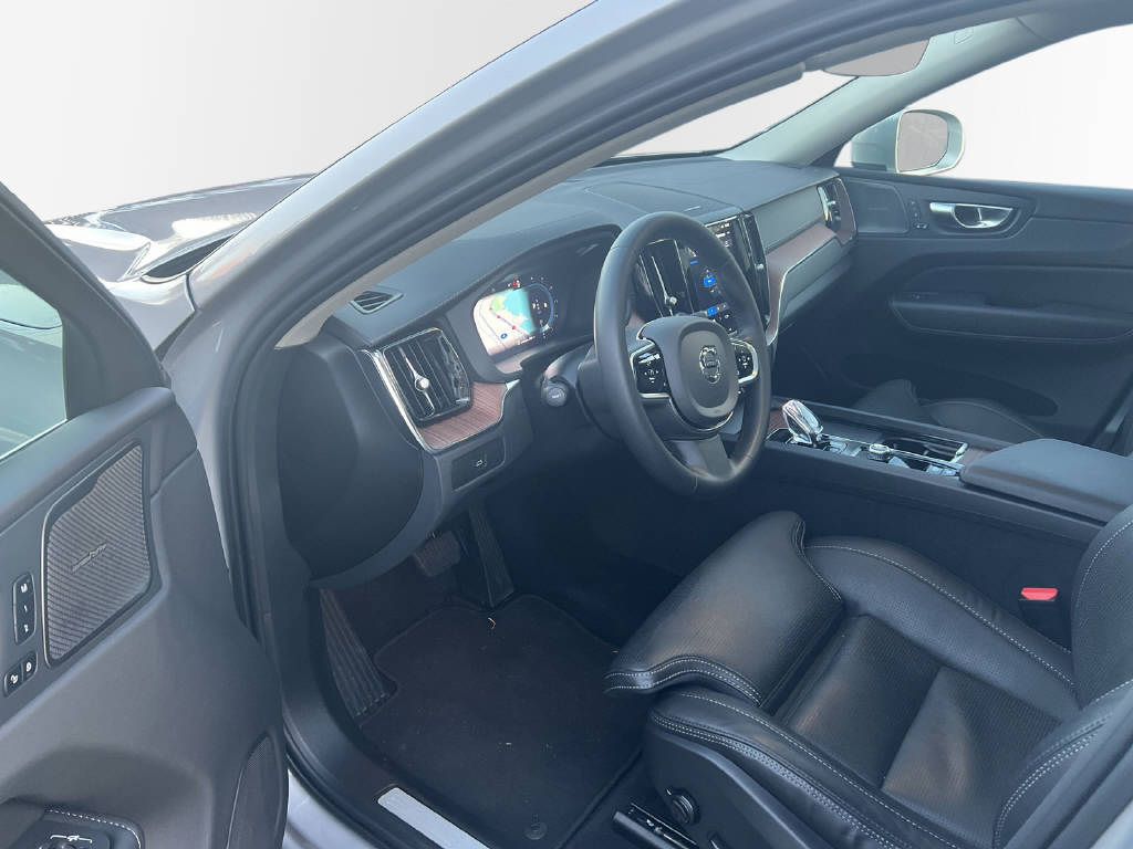 VOLVO XC60 2.0 B5 MH Ultimate Bright AWD-image-9